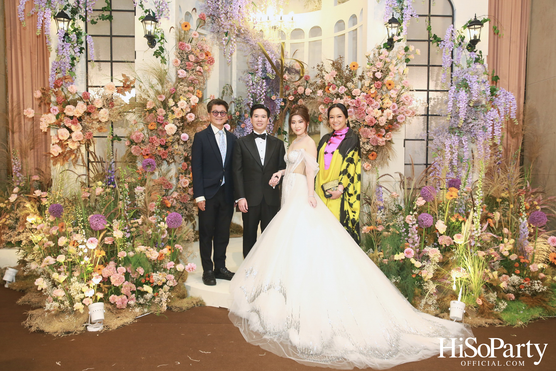 งานฉลองมงคลสมรสระหว่าง ธนพร เตชะวรบท และ วีรเดช ส่งทวีผล