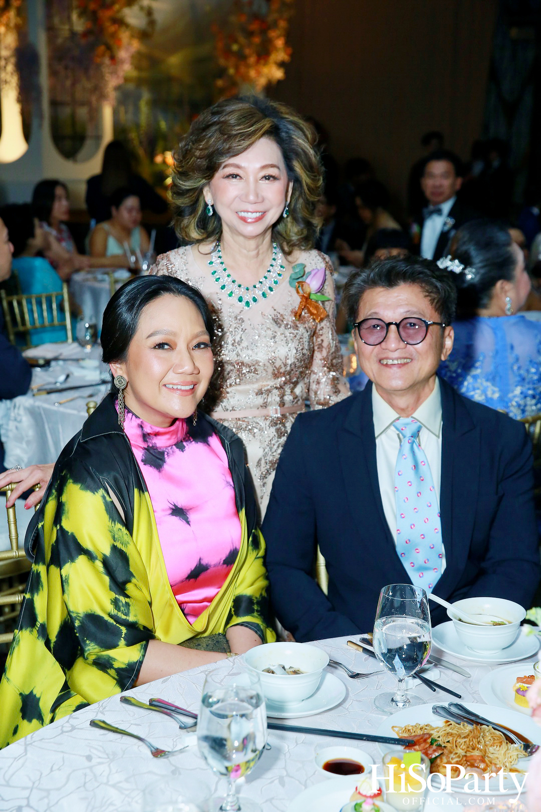 งานฉลองมงคลสมรสระหว่าง ธนพร เตชะวรบท และ วีรเดช ส่งทวีผล