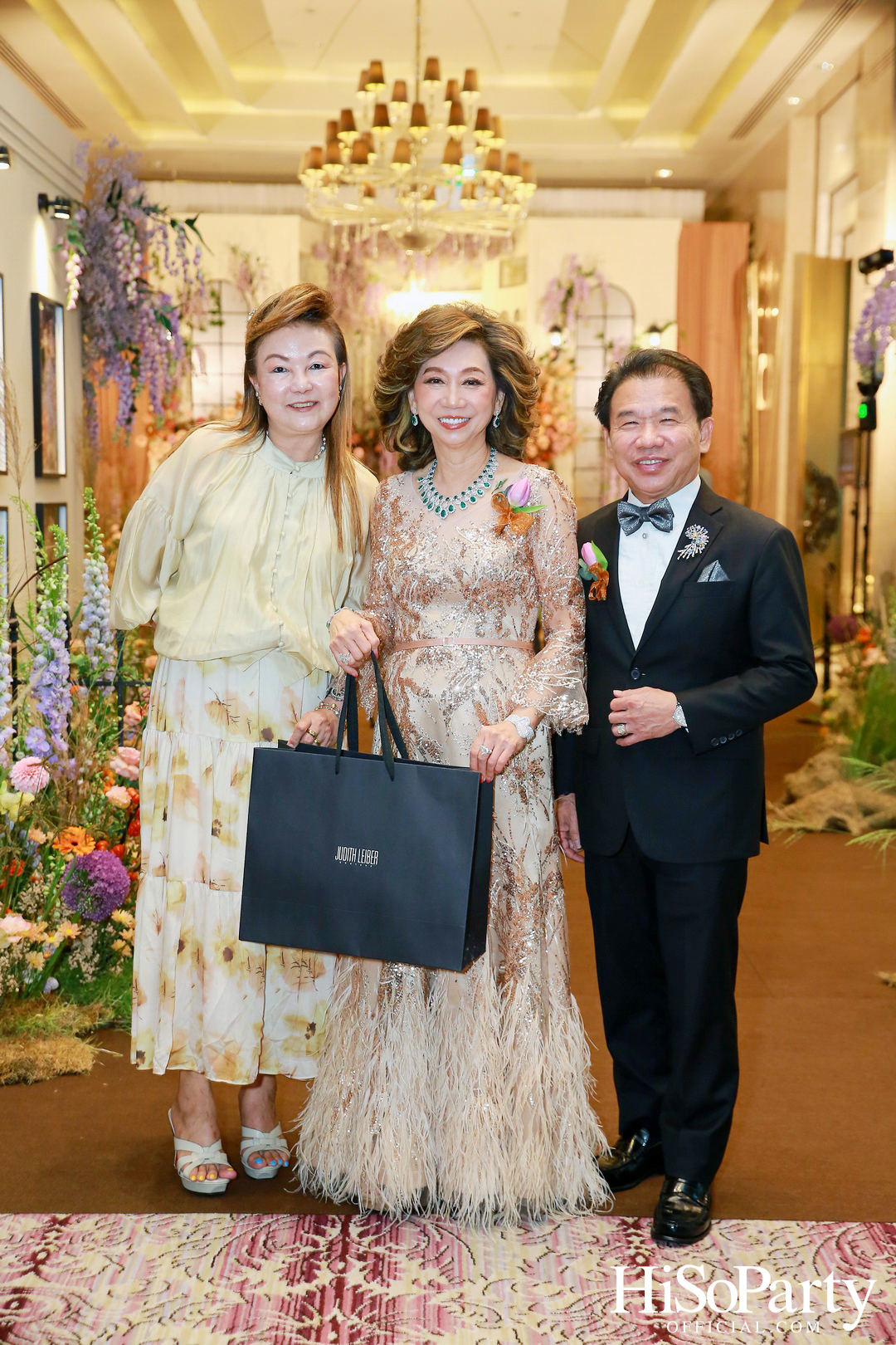 งานฉลองมงคลสมรสระหว่าง ธนพร เตชะวรบท และ วีรเดช ส่งทวีผล