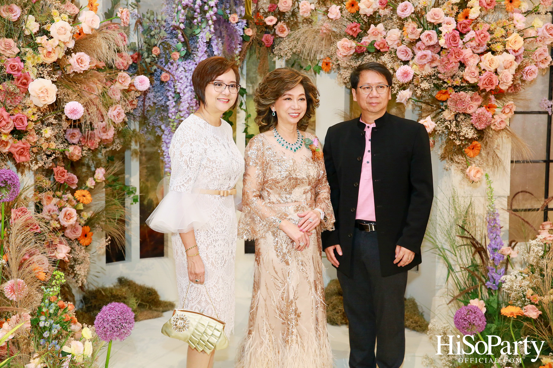 งานฉลองมงคลสมรสระหว่าง ธนพร เตชะวรบท และ วีรเดช ส่งทวีผล