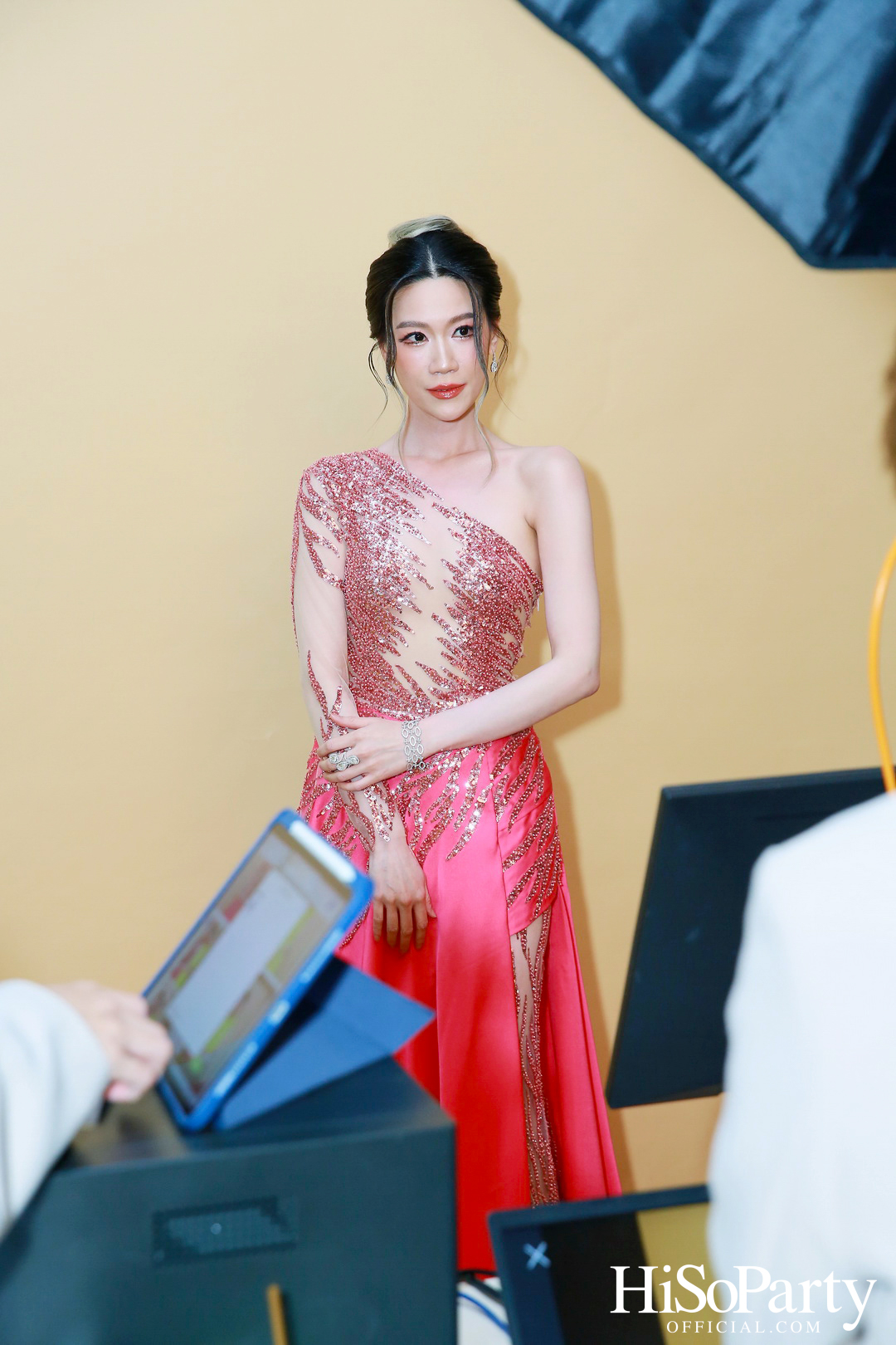 งานฉลองมงคลสมรสระหว่าง ธนพร เตชะวรบท และ วีรเดช ส่งทวีผล