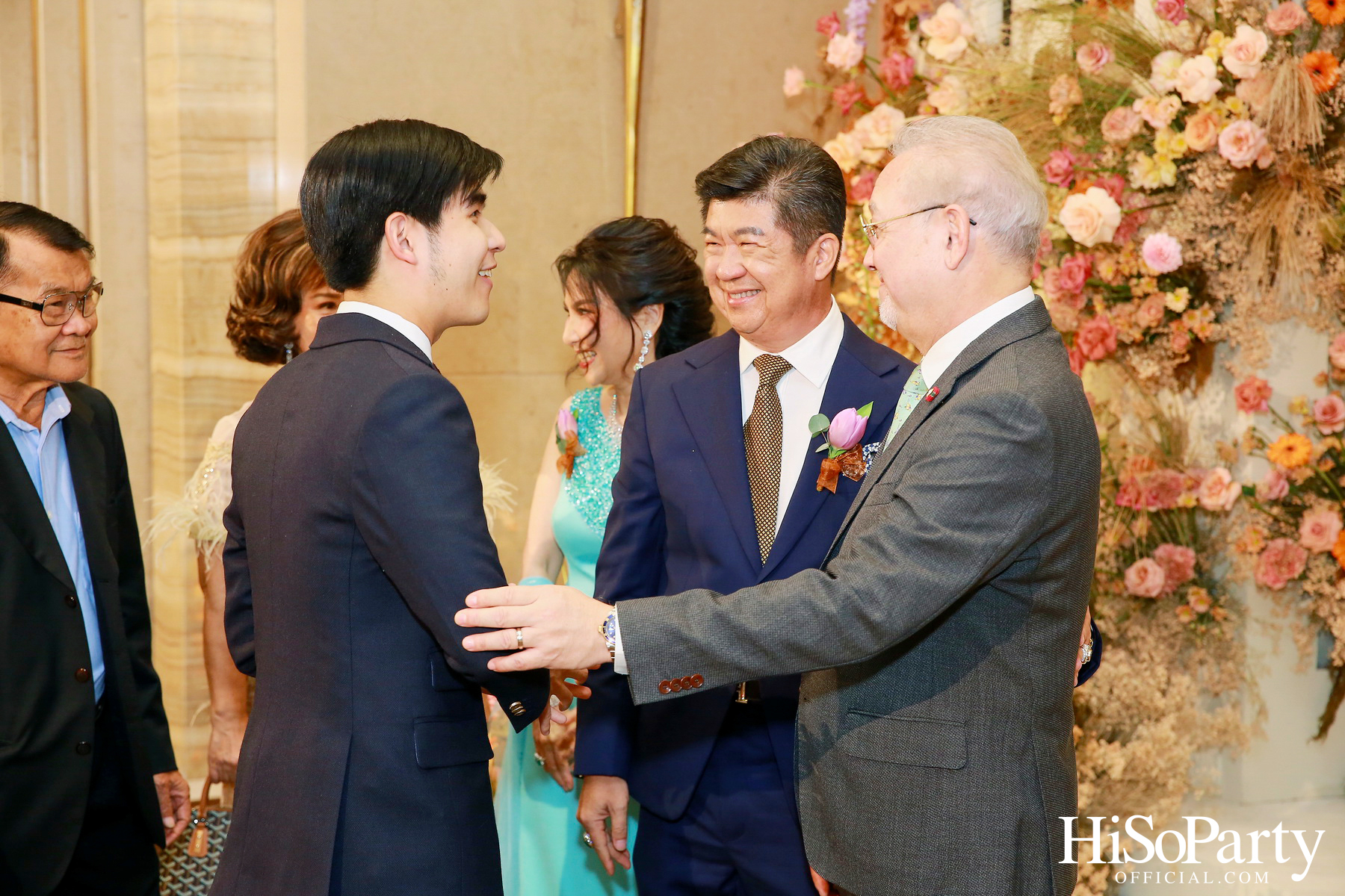 งานฉลองมงคลสมรสระหว่าง ธนพร เตชะวรบท และ วีรเดช ส่งทวีผล