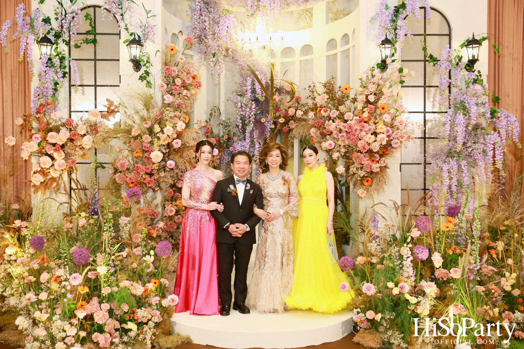 งานฉลองมงคลสมรสระหว่าง ธนพร เตชะวรบท และ วีรเดช ส่งทวีผล