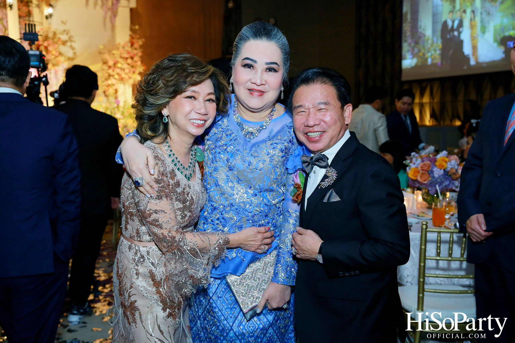 งานฉลองมงคลสมรสระหว่าง ธนพร เตชะวรบท และ วีรเดช ส่งทวีผล