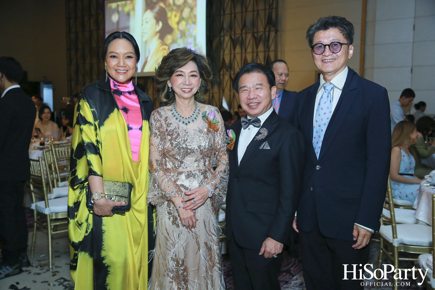 งานฉลองมงคลสมรสระหว่าง ธนพร เตชะวรบท และ วีรเดช ส่งทวีผล