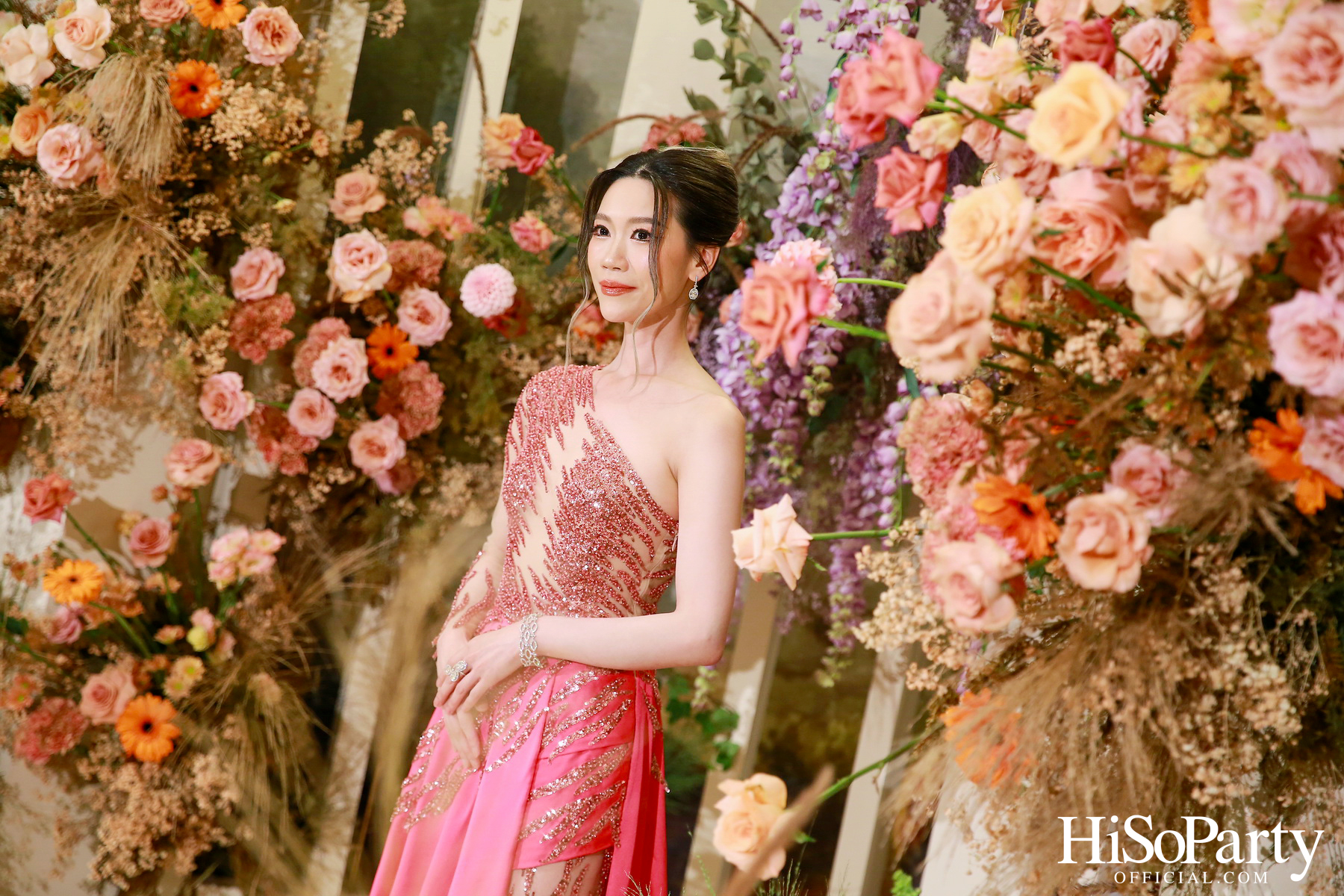 งานฉลองมงคลสมรสระหว่าง ธนพร เตชะวรบท และ วีรเดช ส่งทวีผล