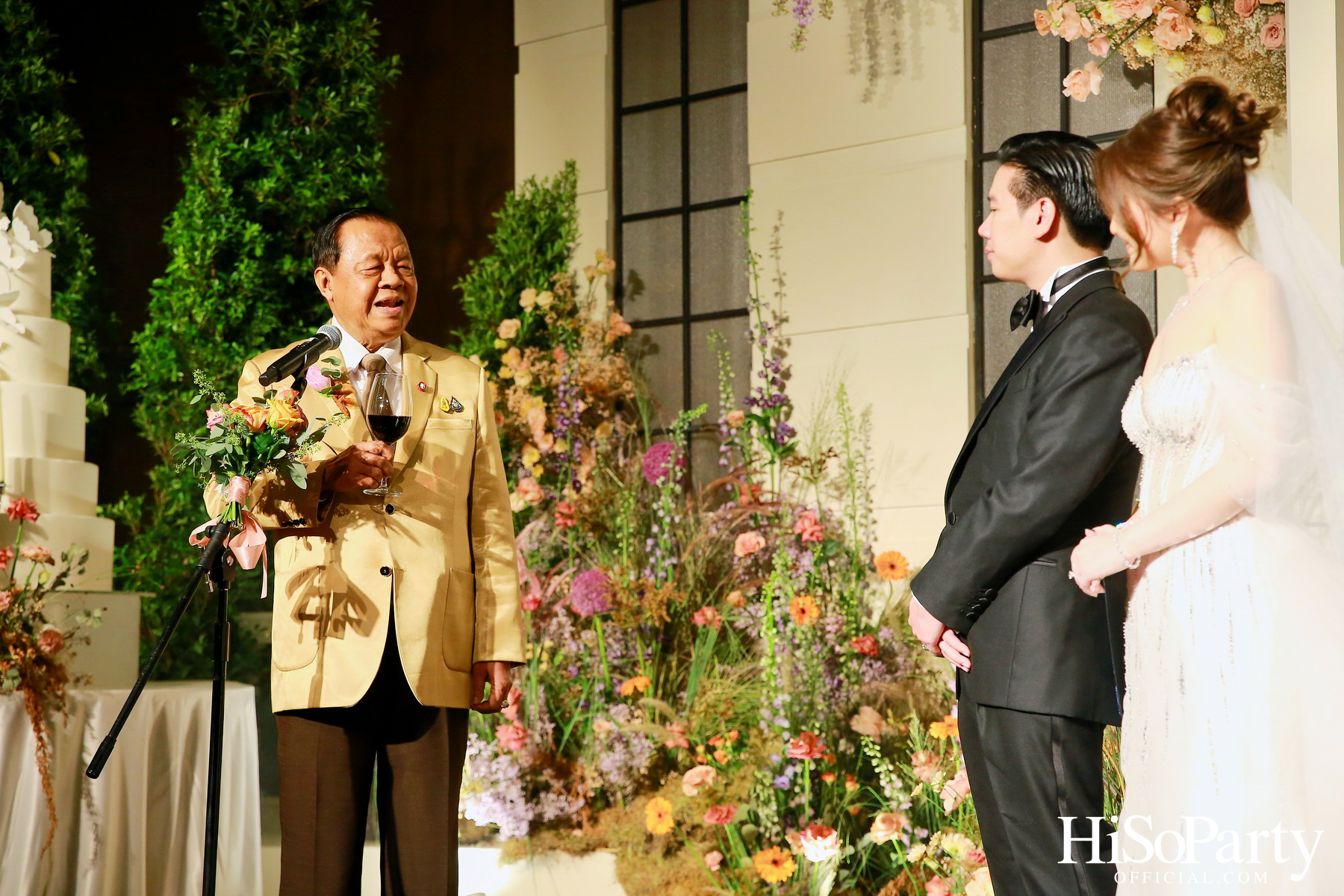 งานฉลองมงคลสมรสระหว่าง ธนพร เตชะวรบท และ วีรเดช ส่งทวีผล