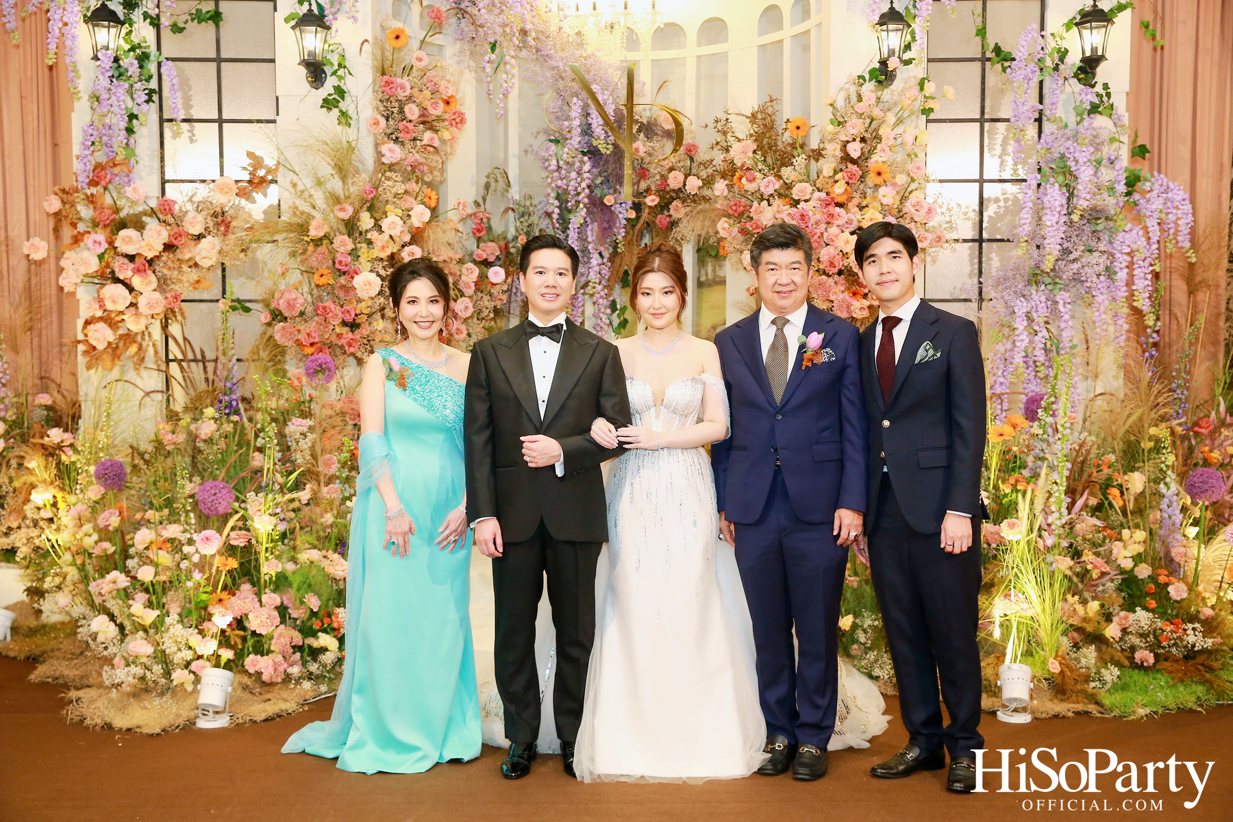 งานฉลองมงคลสมรสระหว่าง ธนพร เตชะวรบท และ วีรเดช ส่งทวีผล