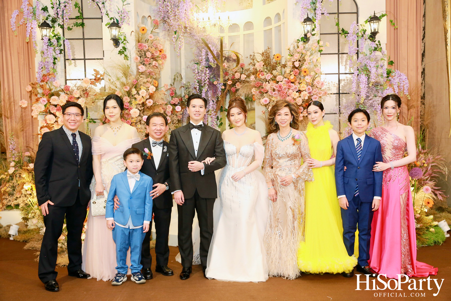 งานฉลองมงคลสมรสระหว่าง ธนพร เตชะวรบท และ วีรเดช ส่งทวีผล