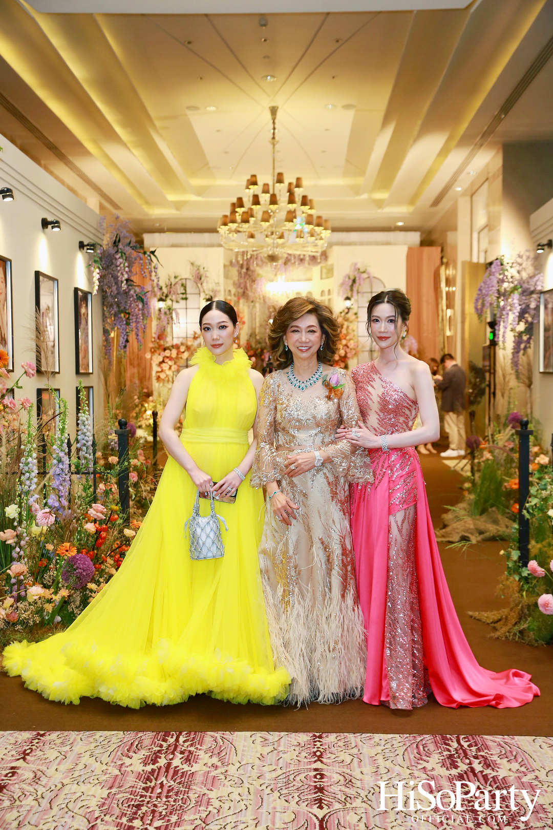 งานฉลองมงคลสมรสระหว่าง ธนพร เตชะวรบท และ วีรเดช ส่งทวีผล