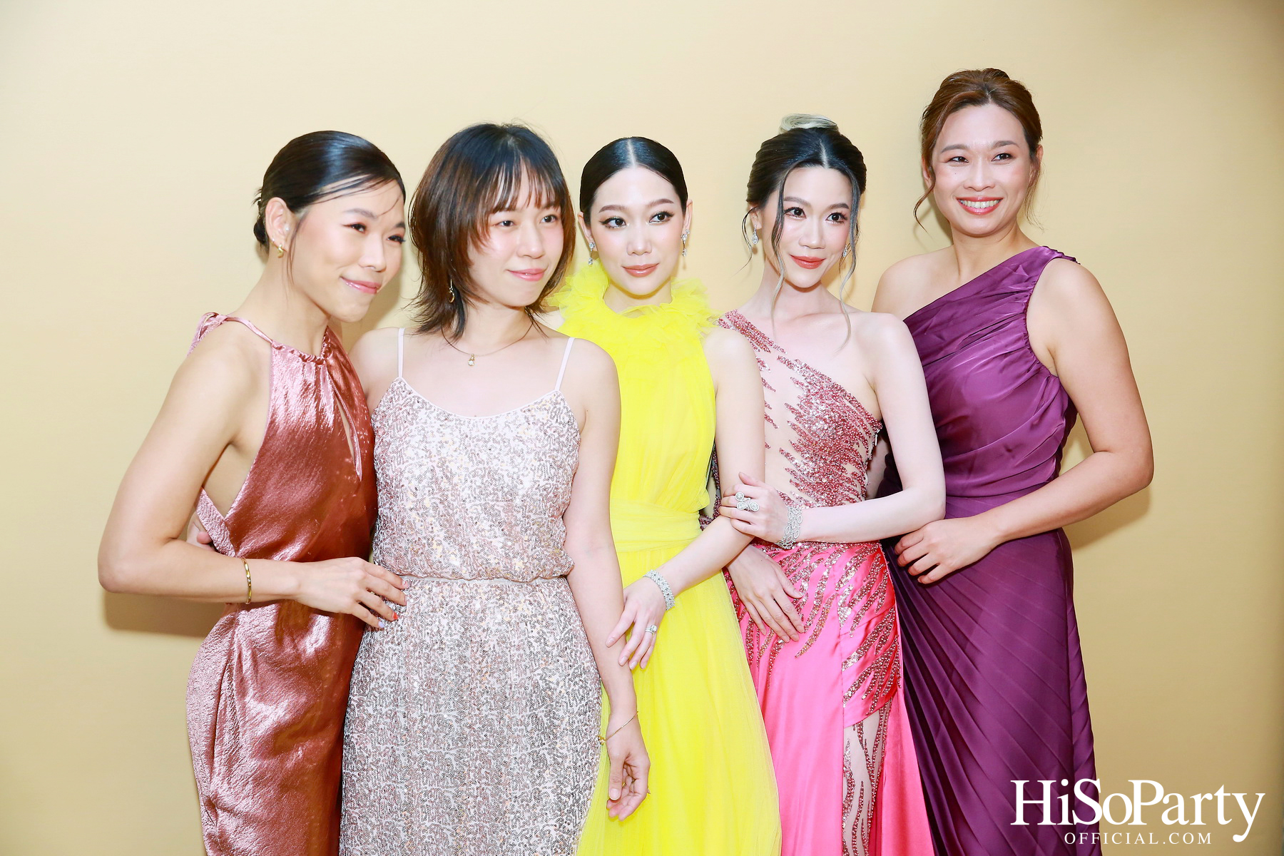 งานฉลองมงคลสมรสระหว่าง ธนพร เตชะวรบท และ วีรเดช ส่งทวีผล