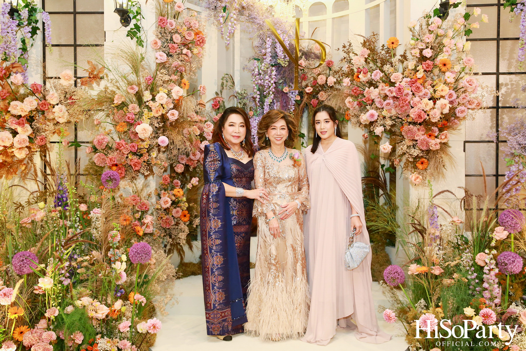 งานฉลองมงคลสมรสระหว่าง ธนพร เตชะวรบท และ วีรเดช ส่งทวีผล