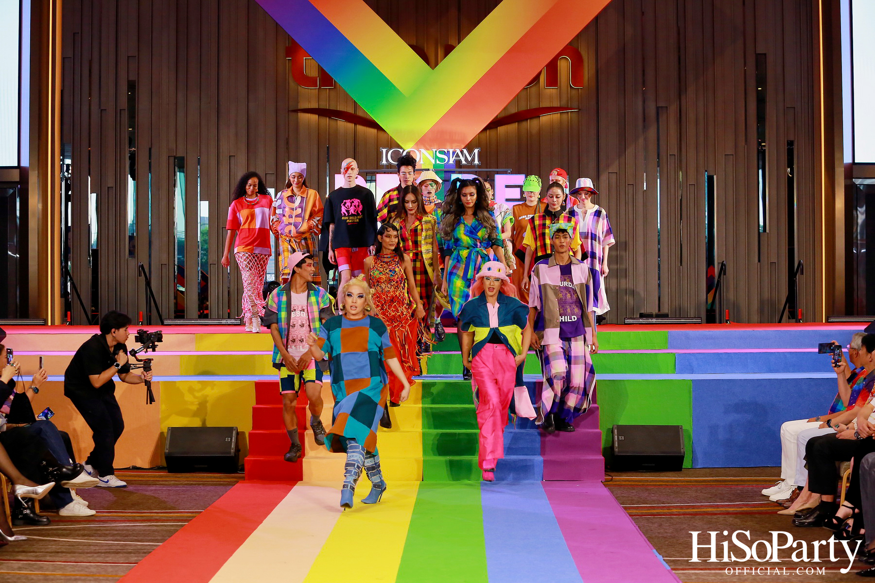 ICONSIAM Pride Out Loud เฉิดฉายหัวใจภาคภูมิ