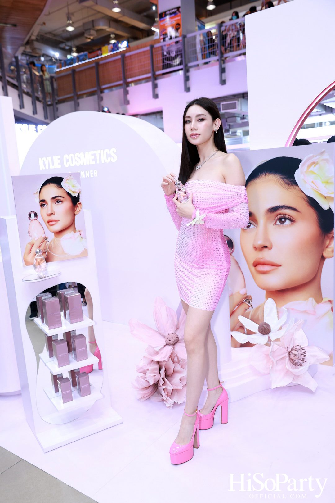 Kylie Cosmetics แลนด์ดิ้งประเทศไทยแล้วอย่างเป็นทางการ โดยวางจำหน่ายเอ็กซ์คลูซีฟที่ EVEANDBOY