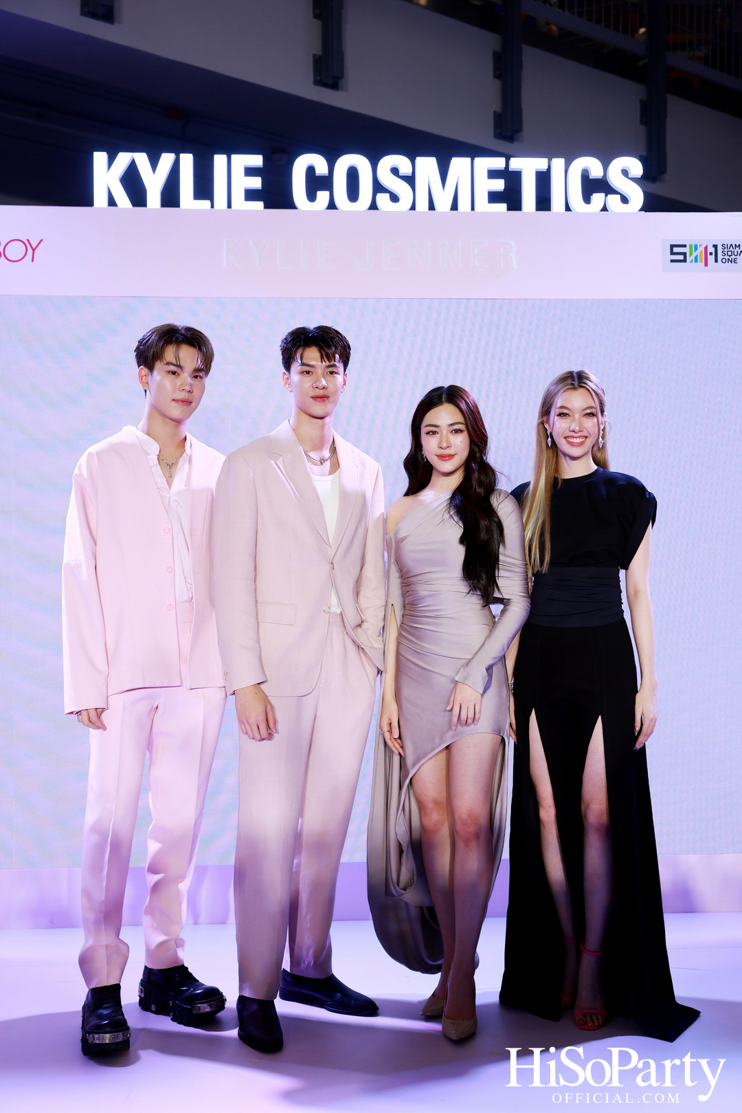 Kylie Cosmetics แลนด์ดิ้งประเทศไทยแล้วอย่างเป็นทางการ โดยวางจำหน่ายเอ็กซ์คลูซีฟที่ EVEANDBOY