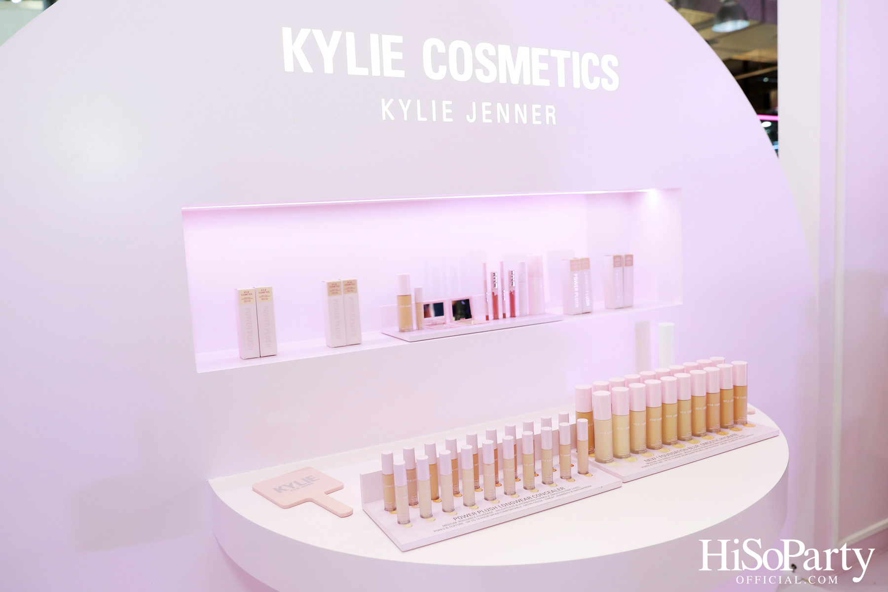 Kylie Cosmetics แลนด์ดิ้งประเทศไทยแล้วอย่างเป็นทางการ โดยวางจำหน่ายเอ็กซ์คลูซีฟที่ EVEANDBOY