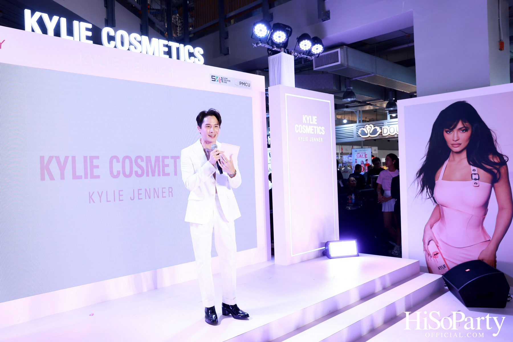 Kylie Cosmetics แลนด์ดิ้งประเทศไทยแล้วอย่างเป็นทางการ โดยวางจำหน่ายเอ็กซ์คลูซีฟที่ EVEANDBOY