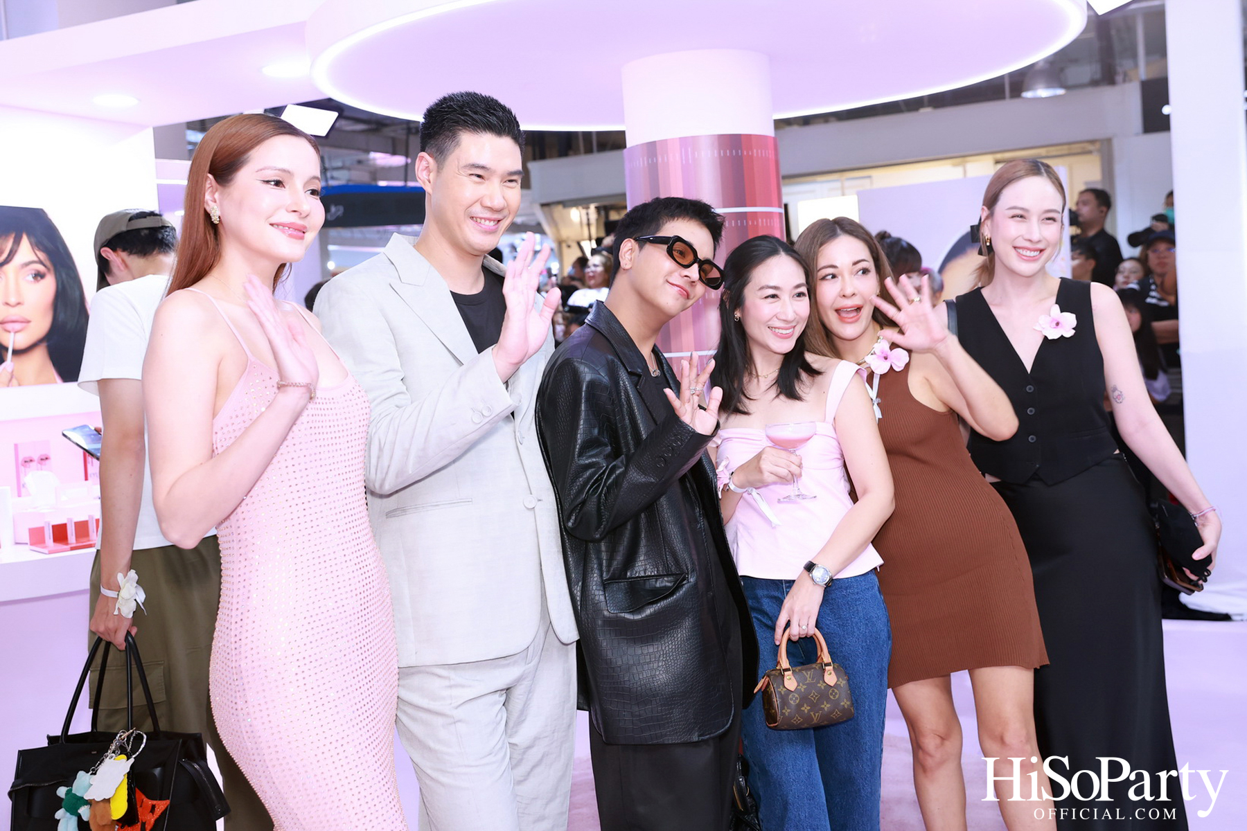 Kylie Cosmetics แลนด์ดิ้งประเทศไทยแล้วอย่างเป็นทางการ โดยวางจำหน่ายเอ็กซ์คลูซีฟที่ EVEANDBOY