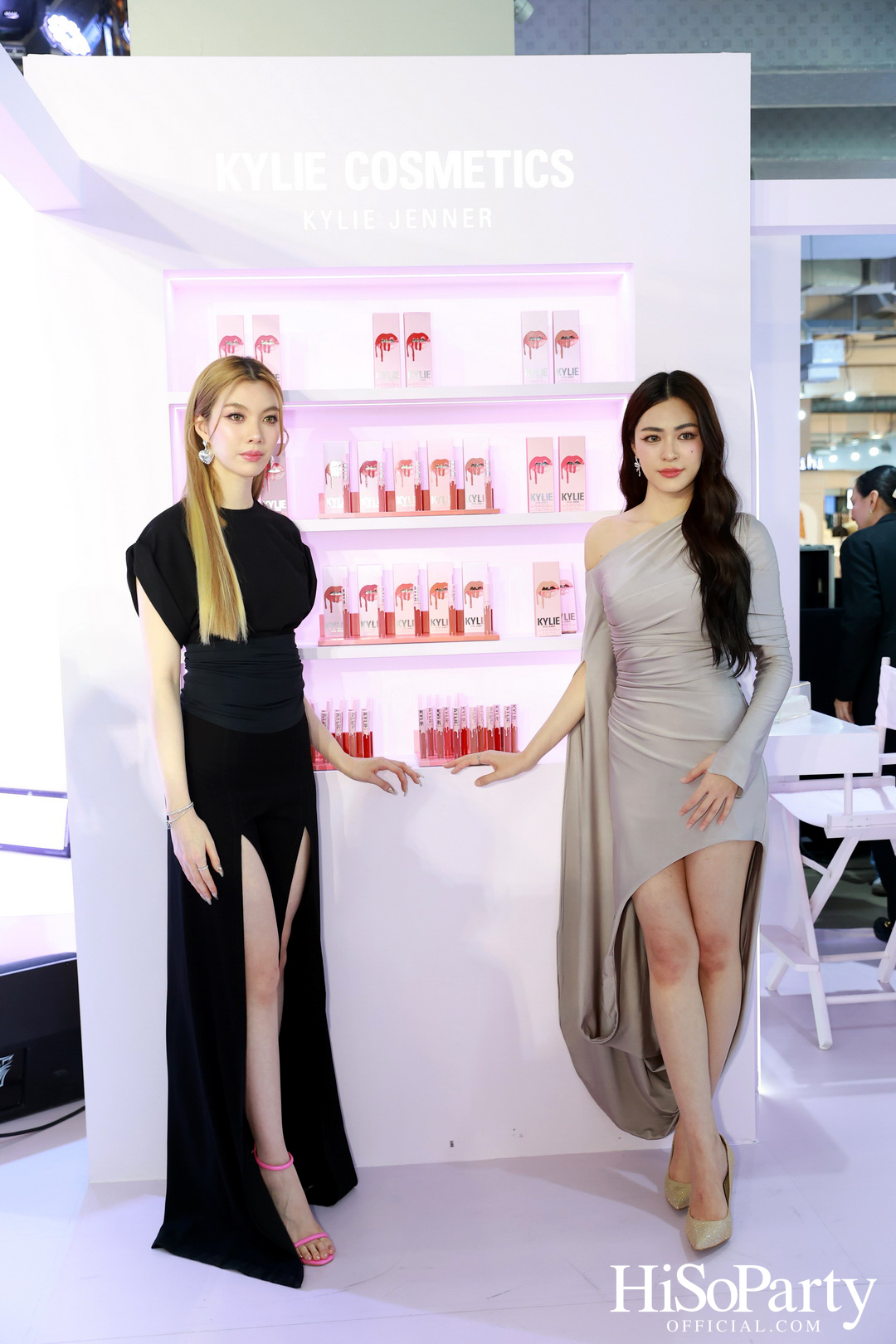 Kylie Cosmetics แลนด์ดิ้งประเทศไทยแล้วอย่างเป็นทางการ โดยวางจำหน่ายเอ็กซ์คลูซีฟที่ EVEANDBOY