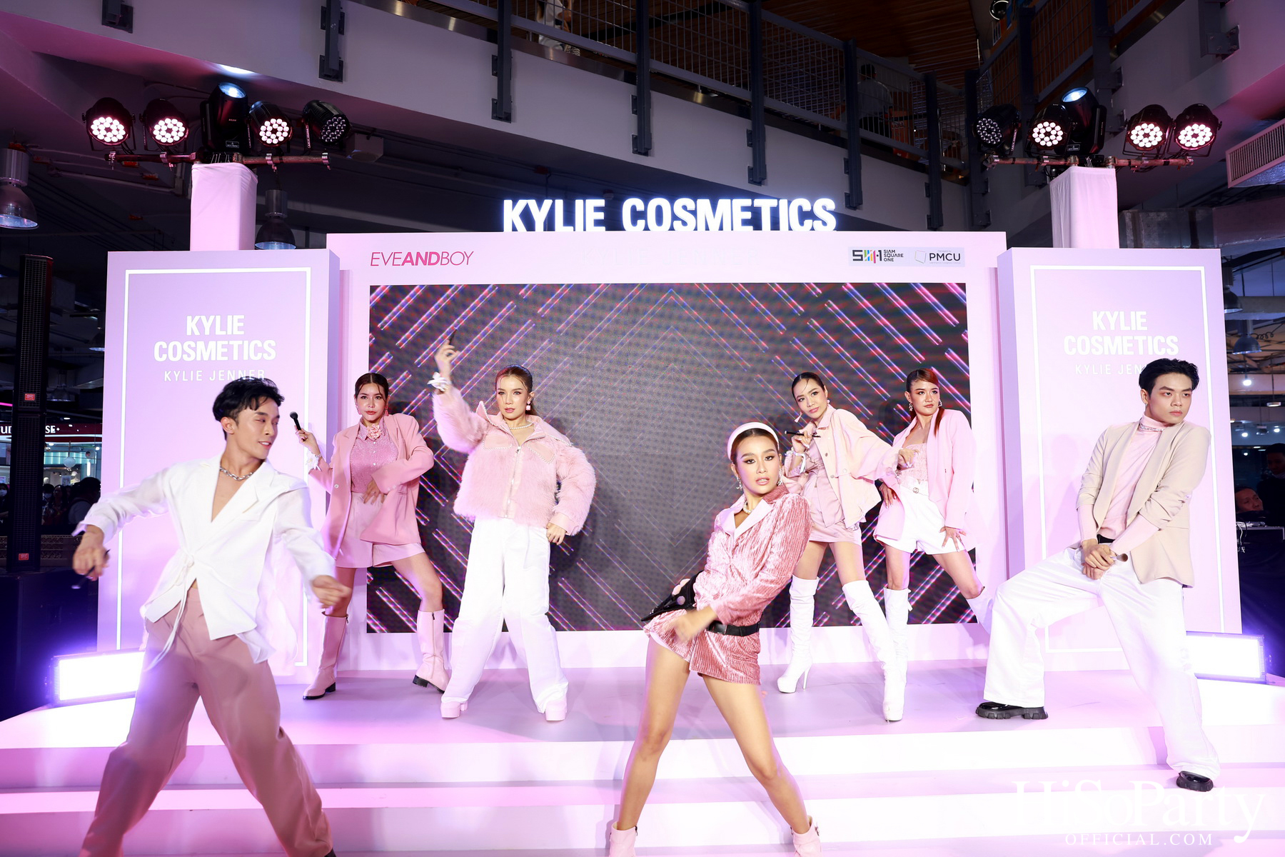 Kylie Cosmetics แลนด์ดิ้งประเทศไทยแล้วอย่างเป็นทางการ โดยวางจำหน่ายเอ็กซ์คลูซีฟที่ EVEANDBOY