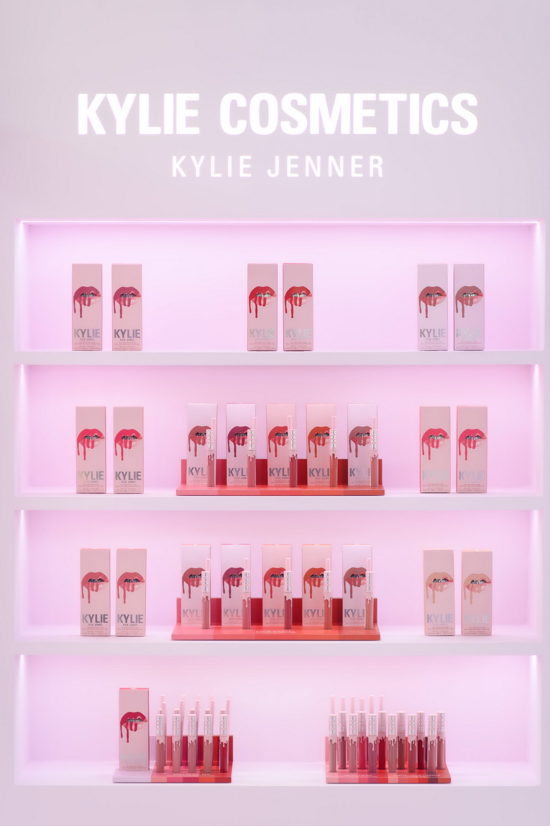 Kylie Cosmetics แลนด์ดิ้งประเทศไทยแล้วอย่างเป็นทางการ โดยวางจำหน่ายเอ็กซ์คลูซีฟที่ EVEANDBOY