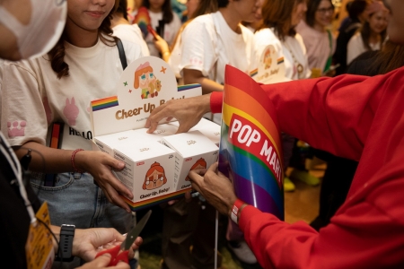 POP MART นำทีมชาวป๊อปกว่า 100 ชีวิต ร่วมเดินขบวนพาเหรดแห่งปี ‘Rhythm of Pride’ สนับสนุนความเท่าเทียม ณ ลานหน้าเซ็นทรัลเวิลด์