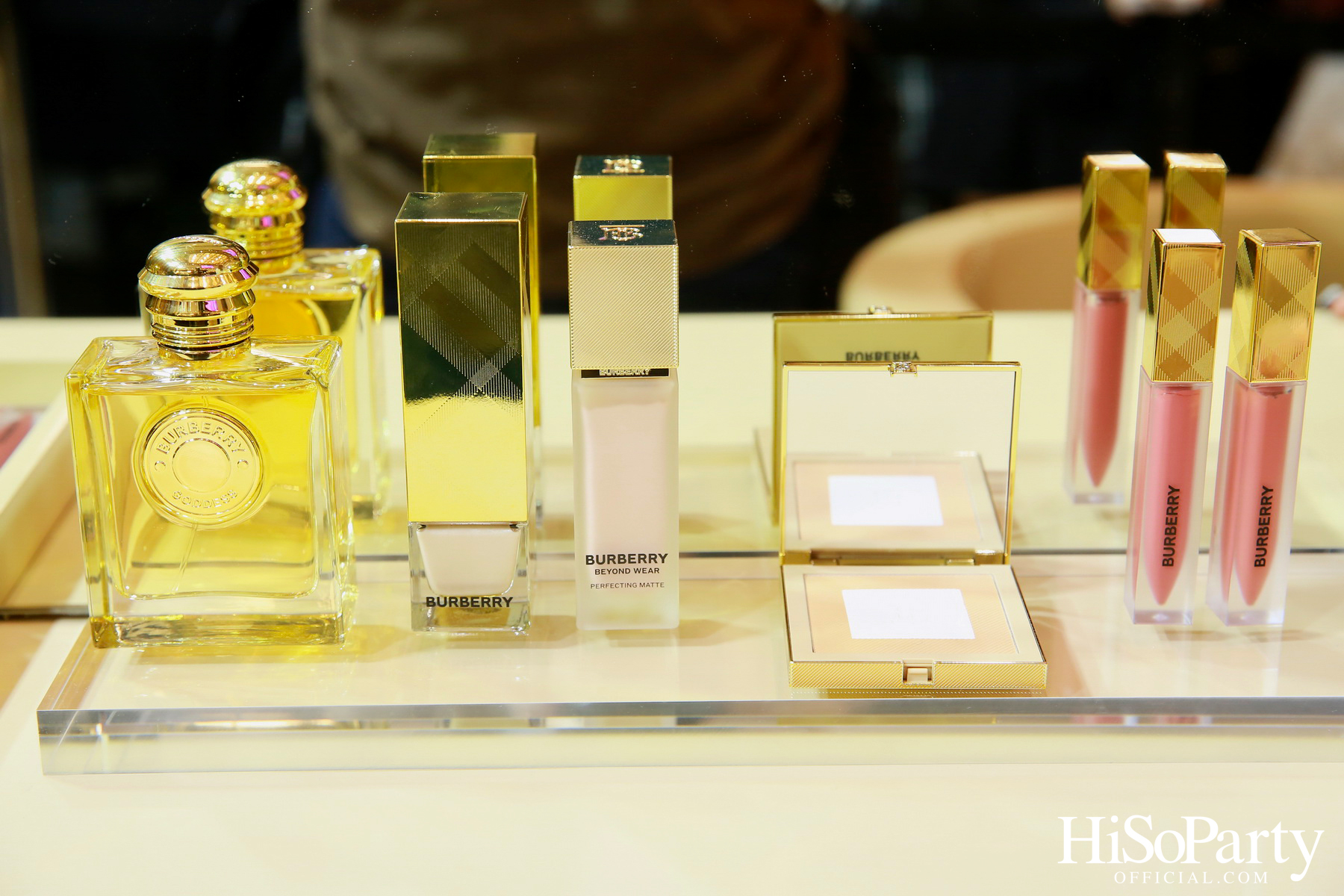 COTY THAILAND เปิดตัว BURBERRY BEAUTY POP UP ใจกลางสยามพารากอน 