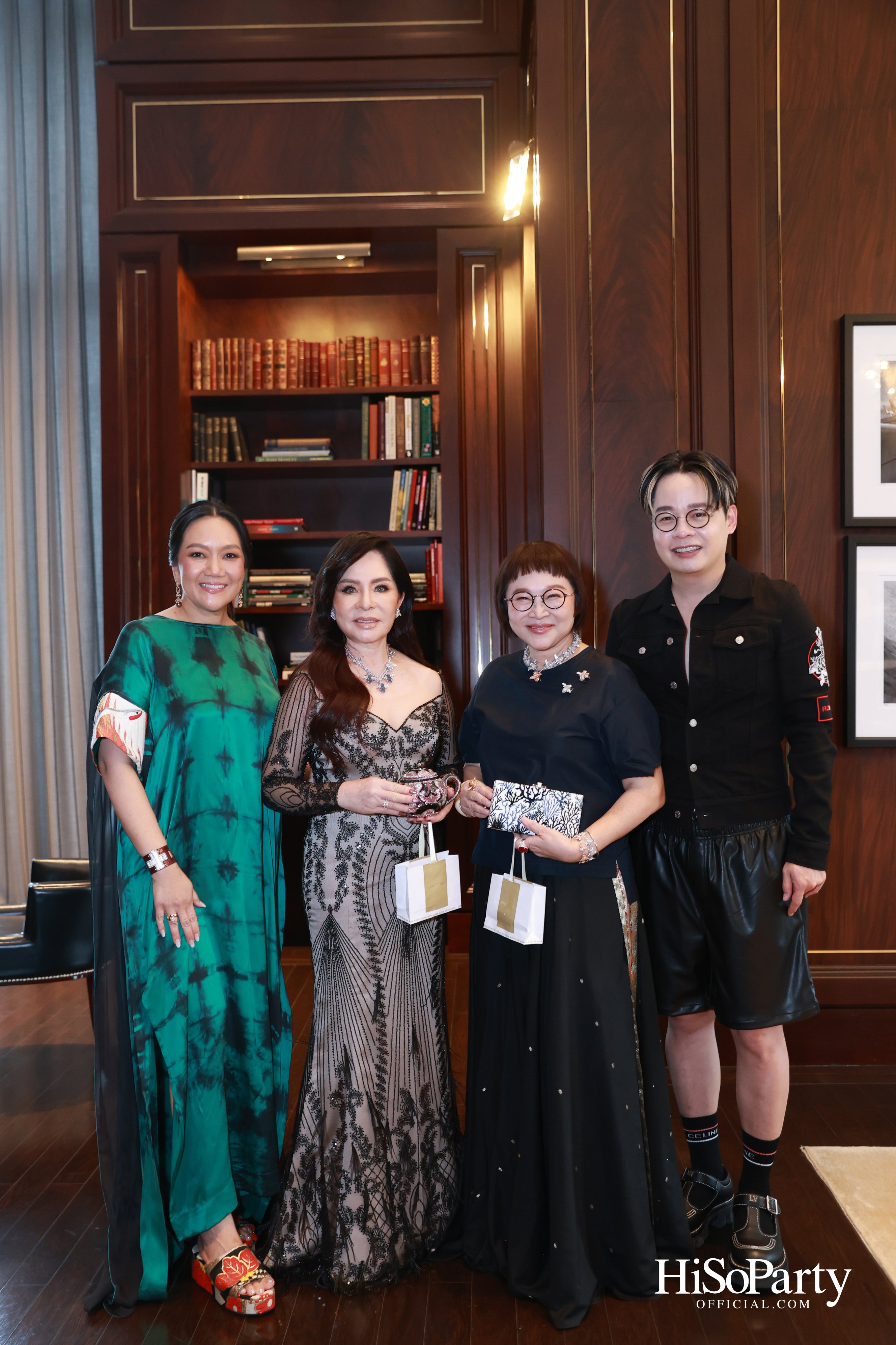 Exclusive Preview Judith Leiber New Collection & Beauty Gems ‘Bee 's Collection’