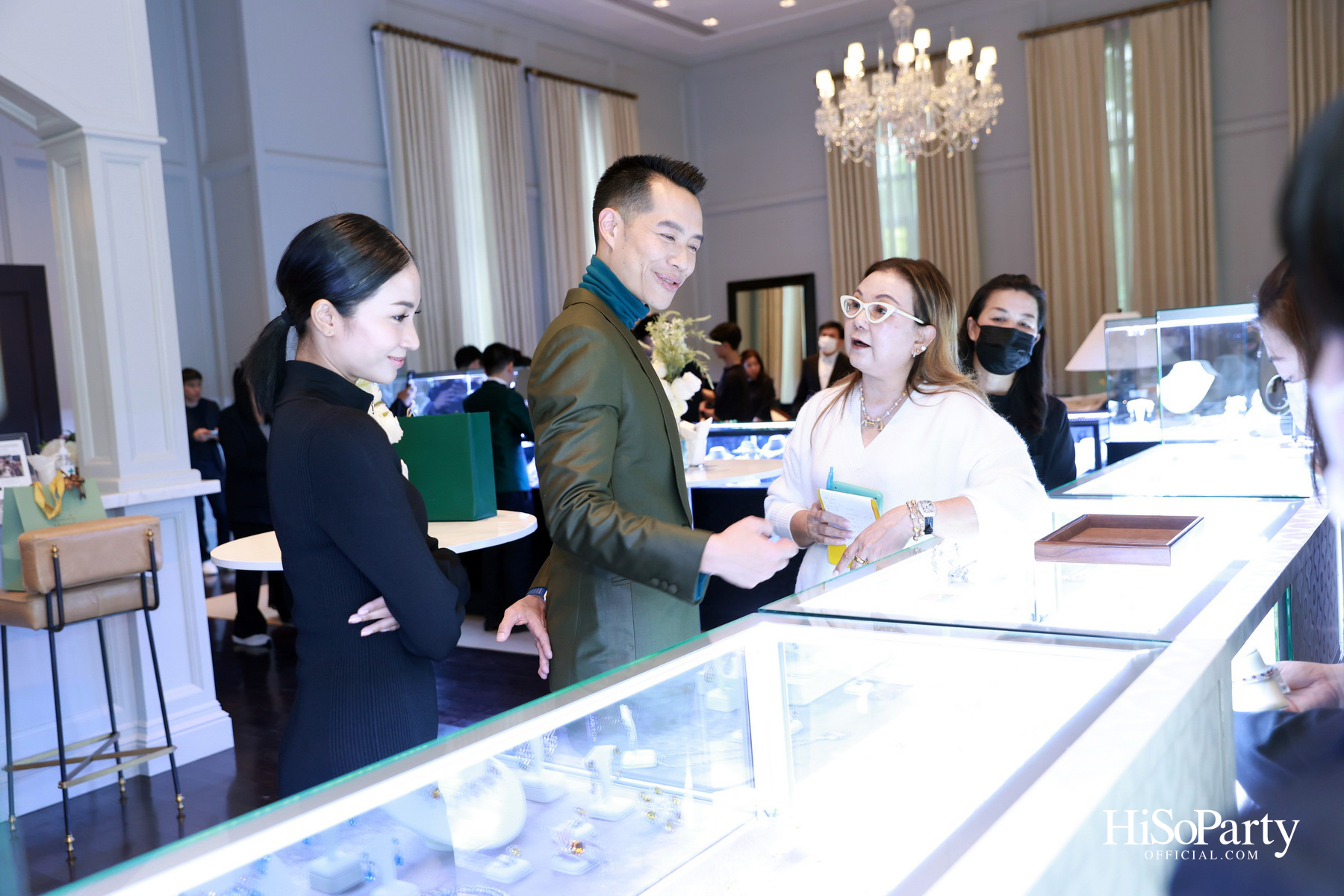 Exclusive Preview Judith Leiber New Collection & Beauty Gems ‘Bee 's Collection’