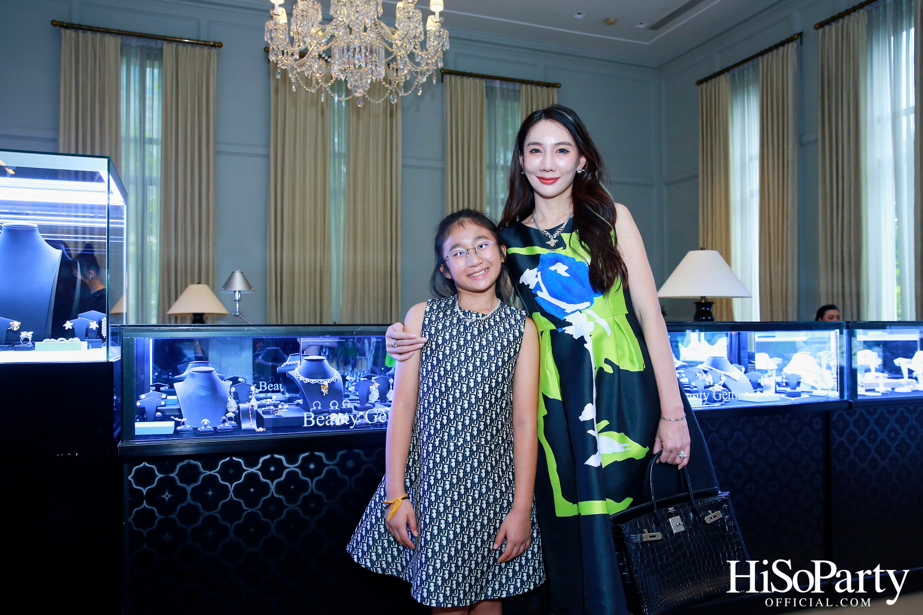 Exclusive Preview Judith Leiber New Collection & Beauty Gems ‘Bee 's Collection’