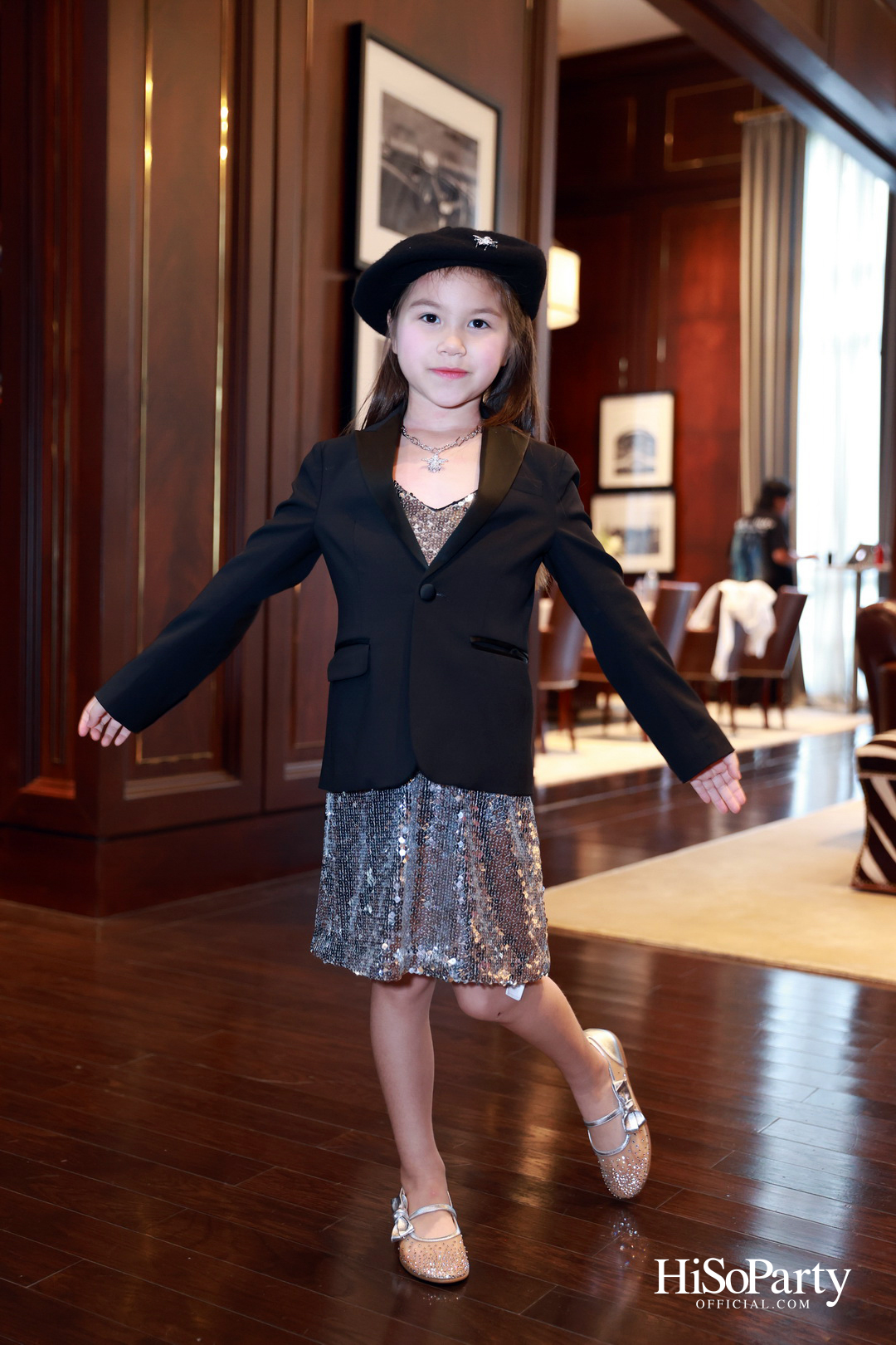 Exclusive Preview Judith Leiber New Collection & Beauty Gems ‘Bee 's Collection’