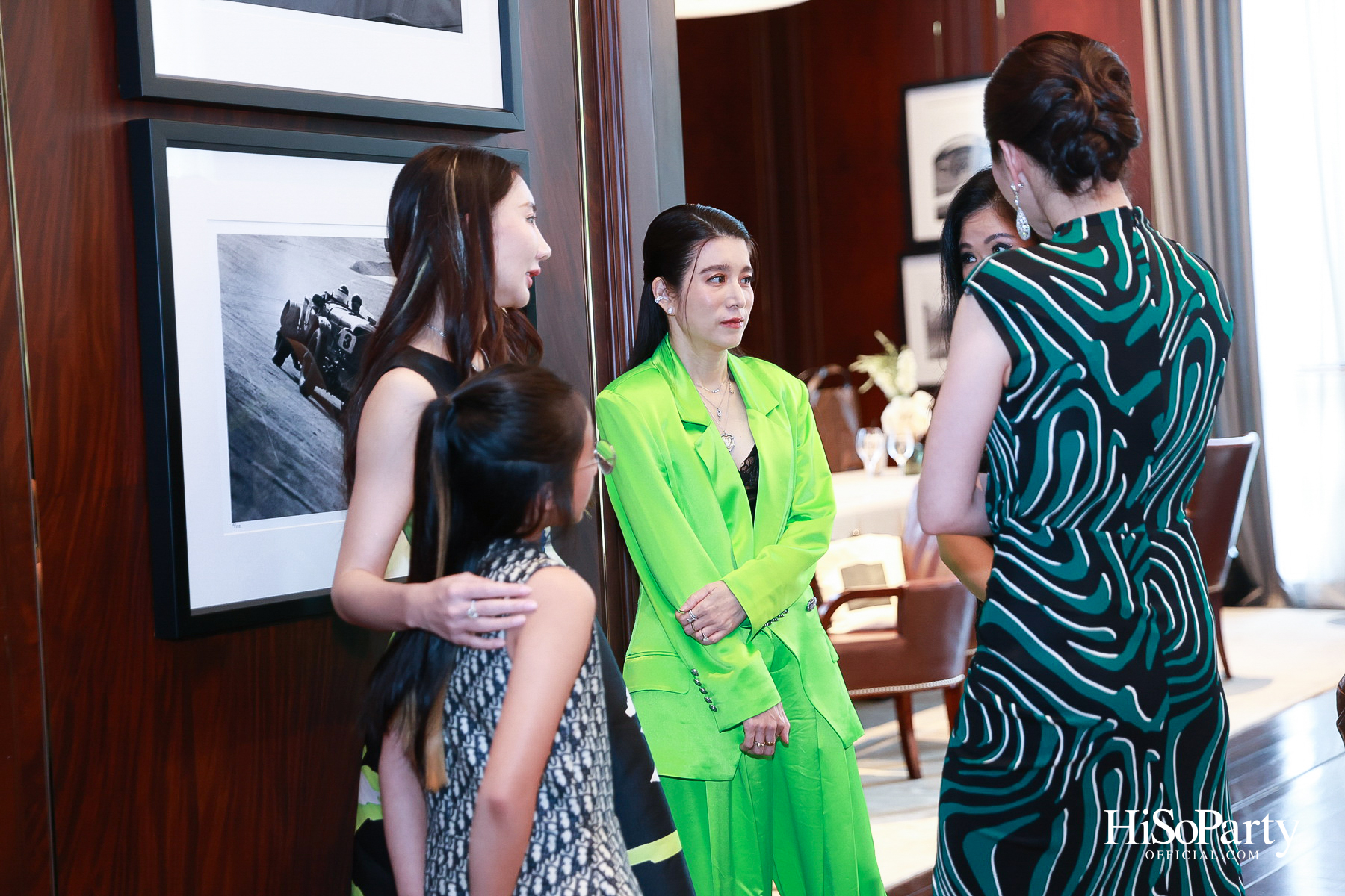 Exclusive Preview Judith Leiber New Collection & Beauty Gems ‘Bee 's Collection’