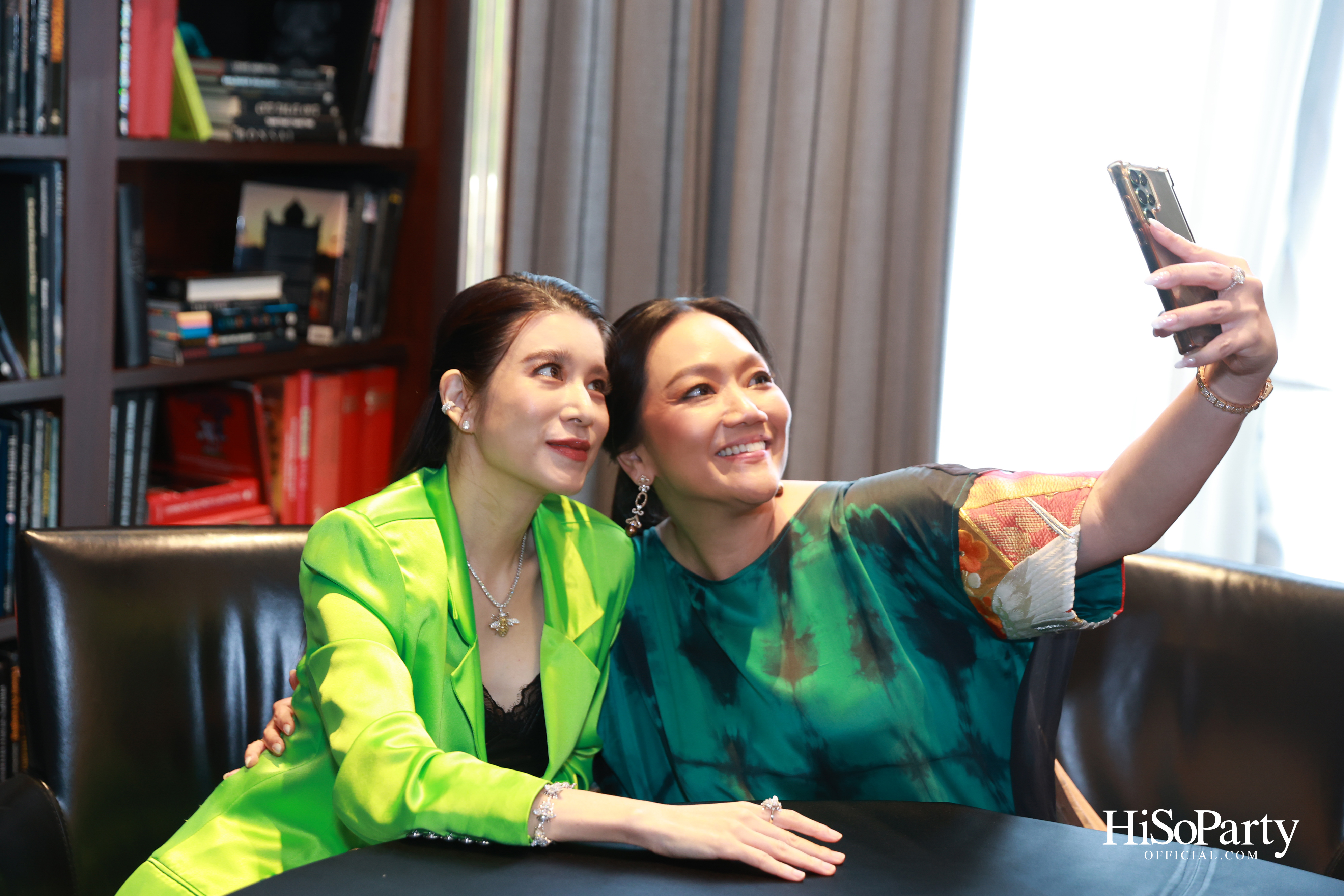 Exclusive Preview Judith Leiber New Collection & Beauty Gems ‘Bee 's Collection’