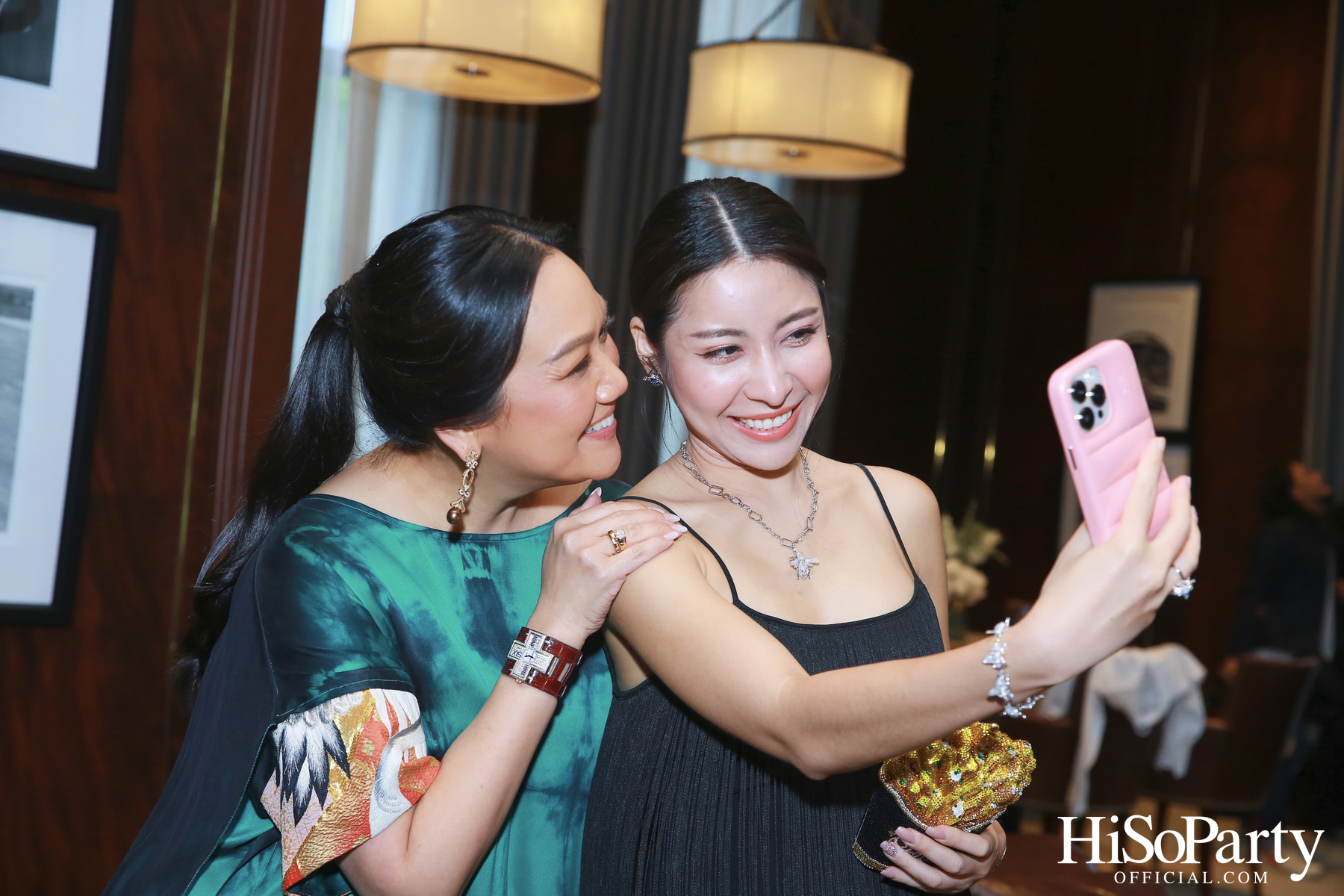 Exclusive Preview Judith Leiber New Collection & Beauty Gems ‘Bee 's Collection’