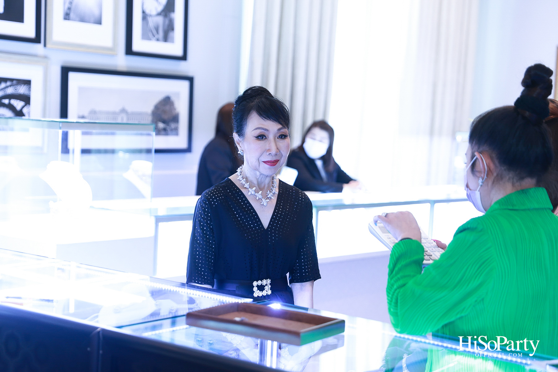 Exclusive Preview Judith Leiber New Collection & Beauty Gems ‘Bee 's Collection’