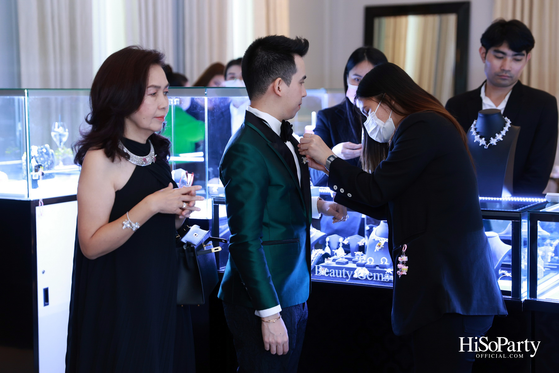 Exclusive Preview Judith Leiber New Collection & Beauty Gems ‘Bee 's Collection’