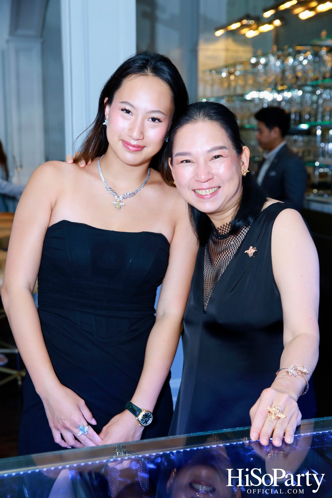 Exclusive Preview Judith Leiber New Collection & Beauty Gems ‘Bee 's Collection’