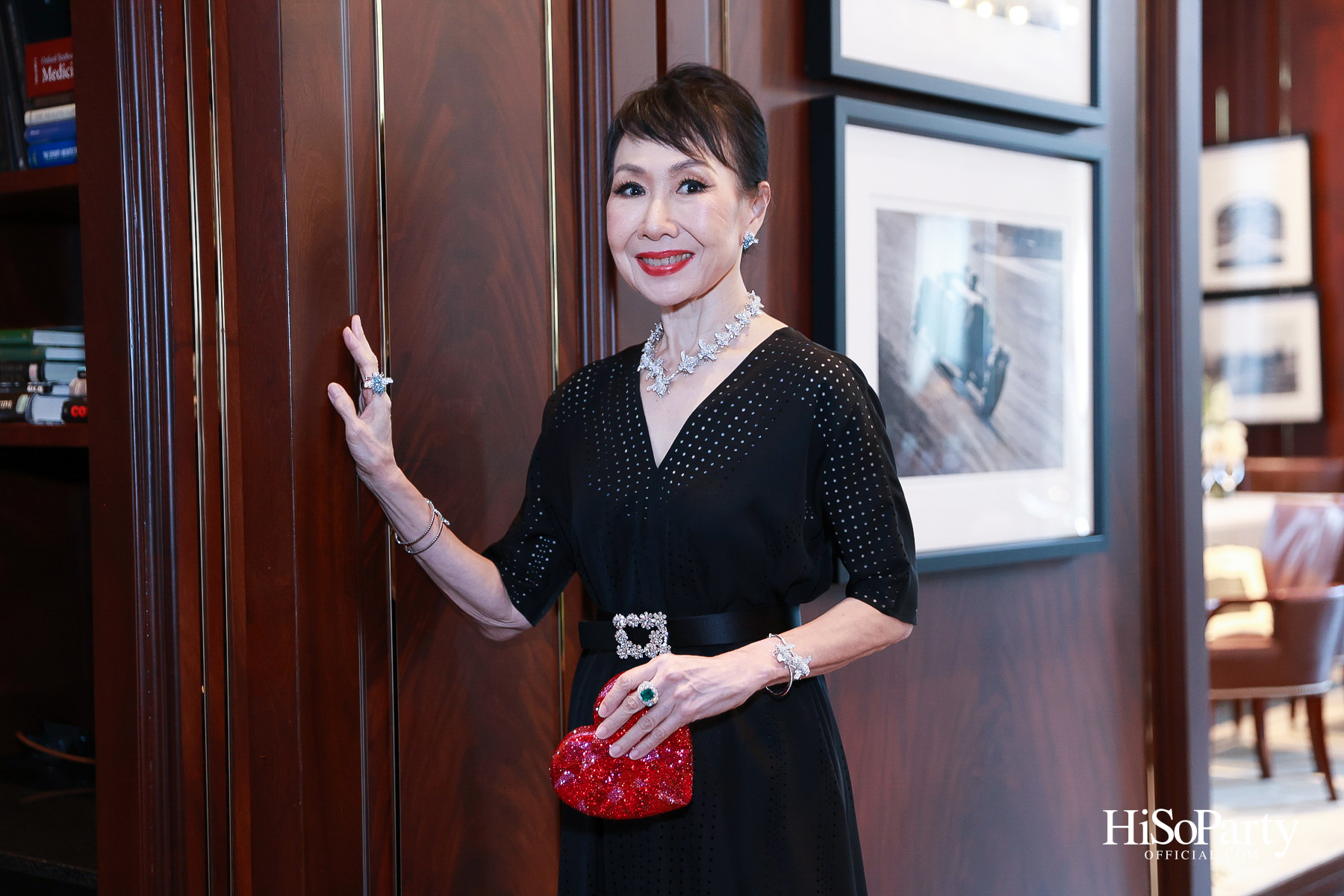 Exclusive Preview Judith Leiber New Collection & Beauty Gems ‘Bee 's Collection’