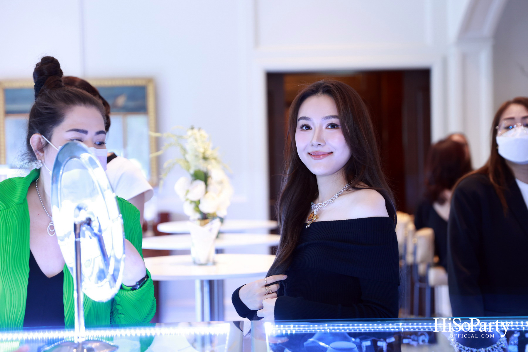 Exclusive Preview Judith Leiber New Collection & Beauty Gems ‘Bee 's Collection’