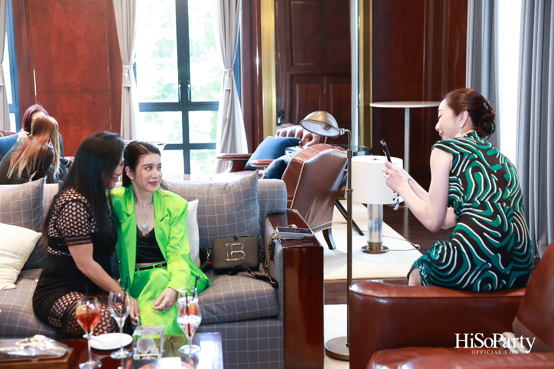 Exclusive Preview Judith Leiber New Collection & Beauty Gems ‘Bee 's Collection’