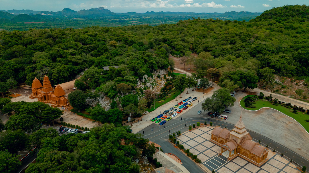 สัมผัสมนต์เสน่ห์ดินแดนแห่งภาคตะวันตกไปกับ ‘Lamborghini Club Thailand Bull Run at Kanchanaburi’