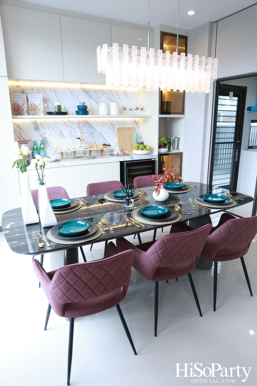 HiSoParty Magazine X AERIE