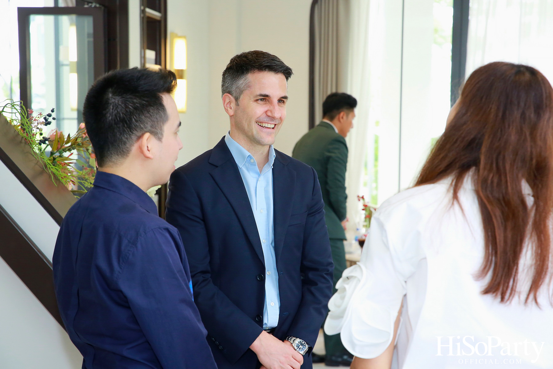 HiSoParty Magazine X AERIE