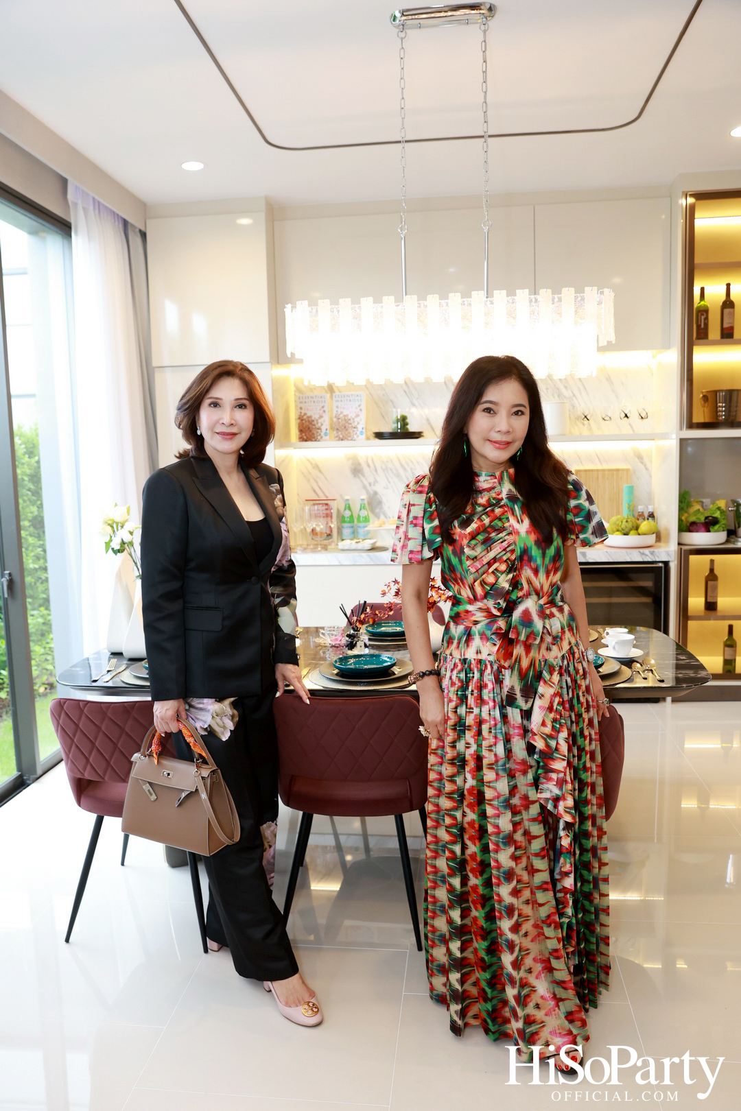 HiSoParty Magazine X AERIE