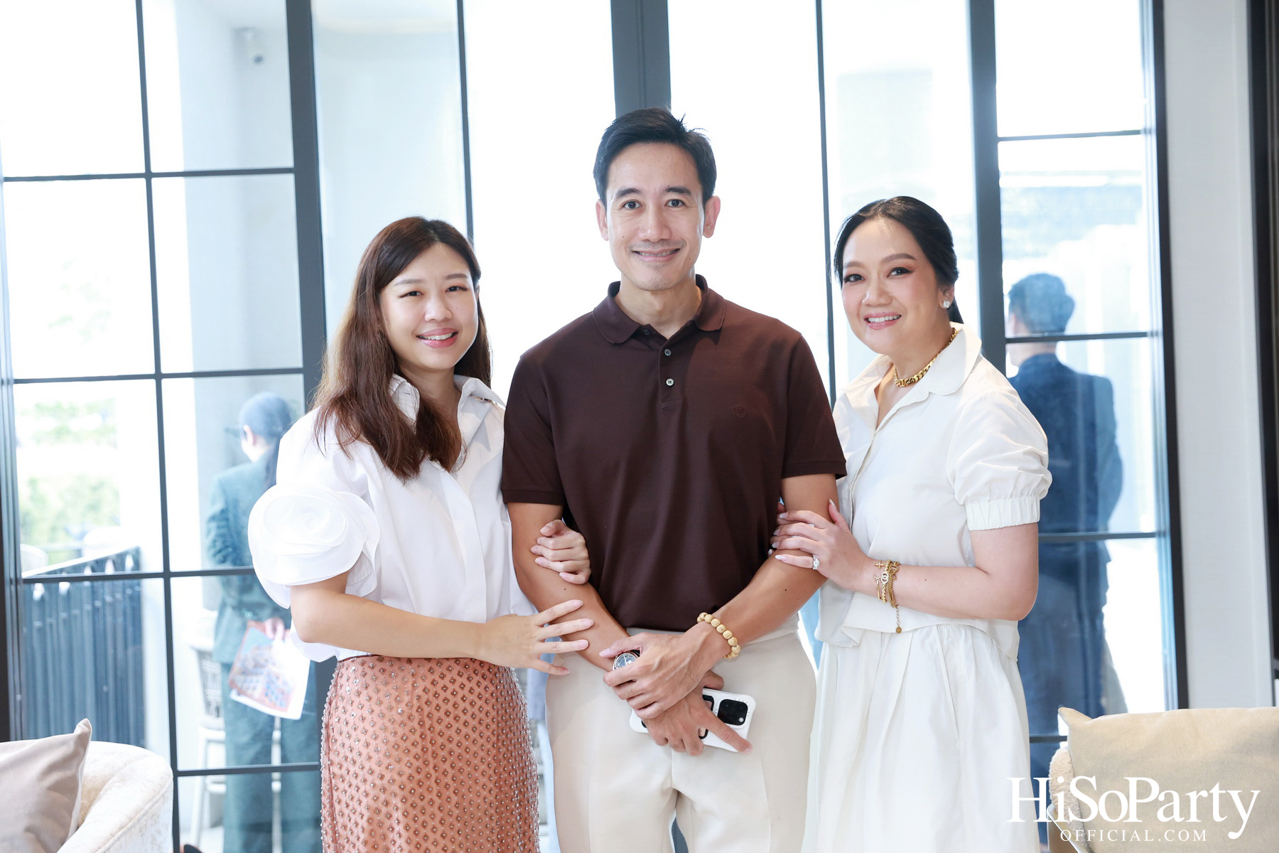 HiSoParty Magazine X AERIE