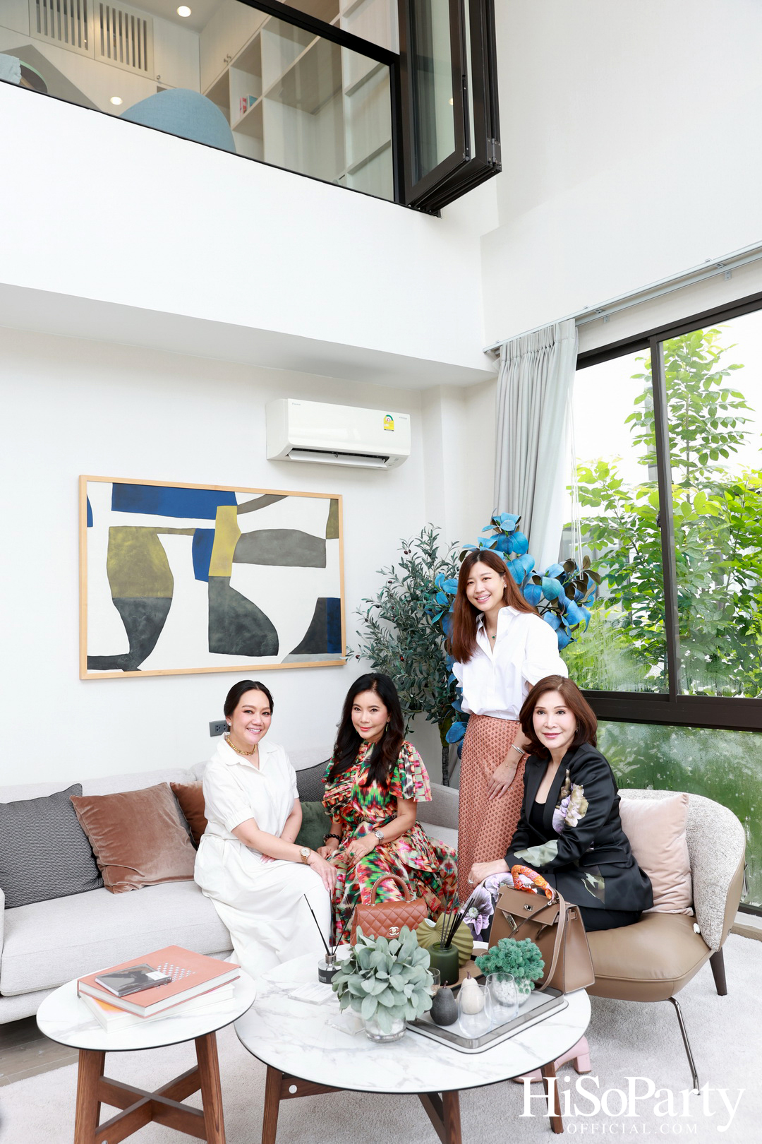 HiSoParty Magazine X AERIE