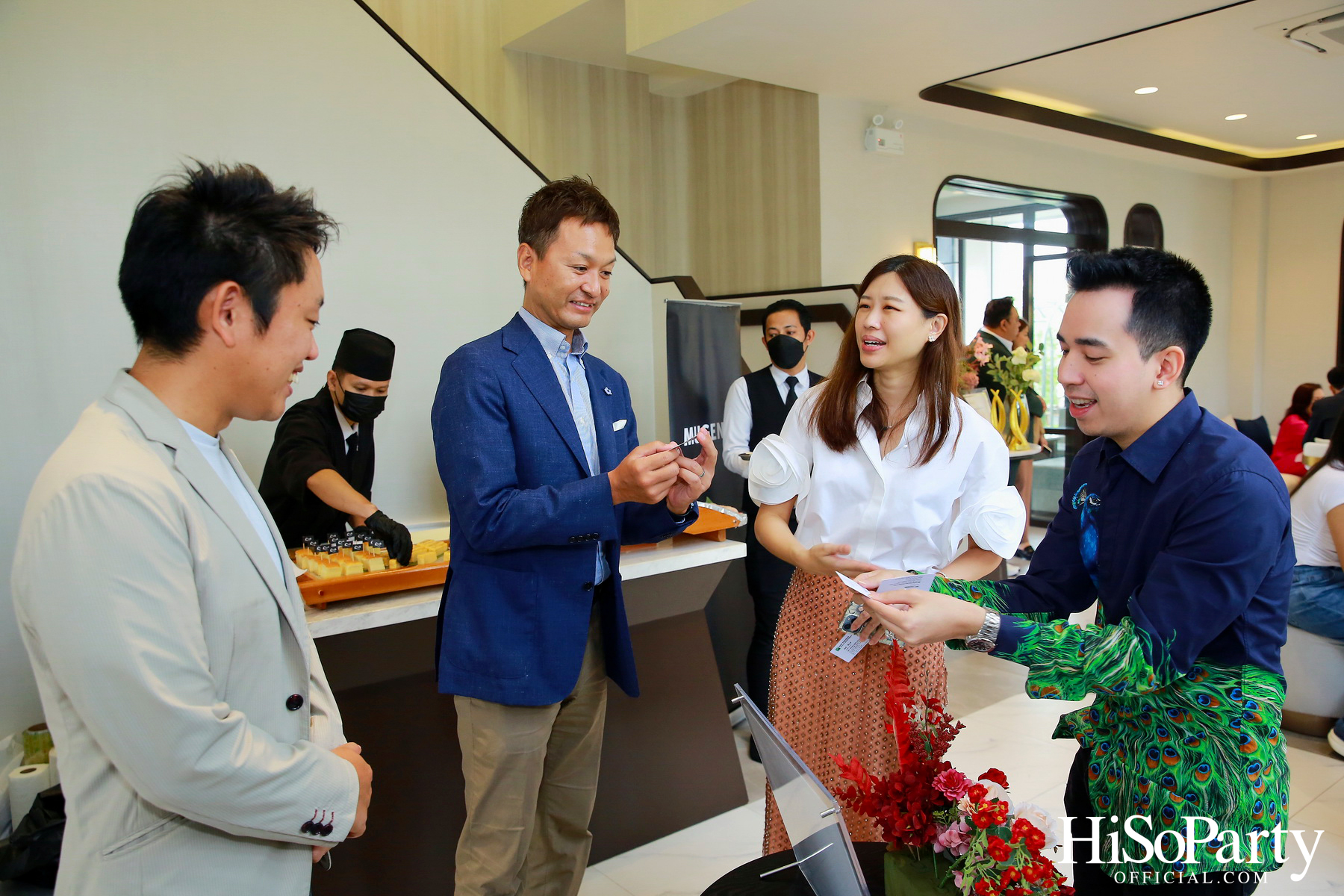 HiSoParty Magazine X AERIE