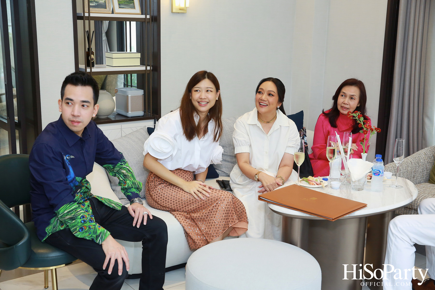 HiSoParty Magazine X AERIE