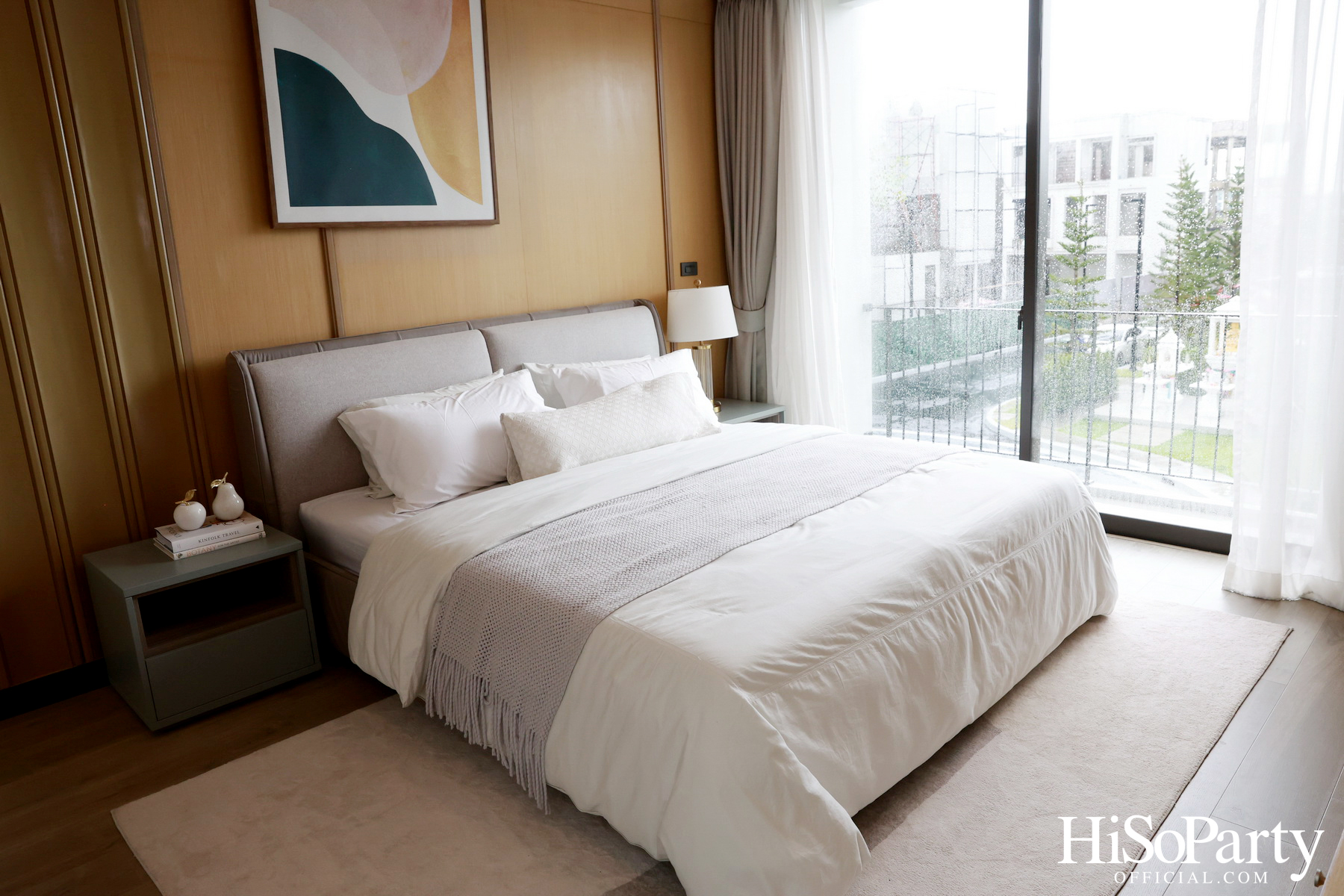 HiSoParty Magazine X AERIE