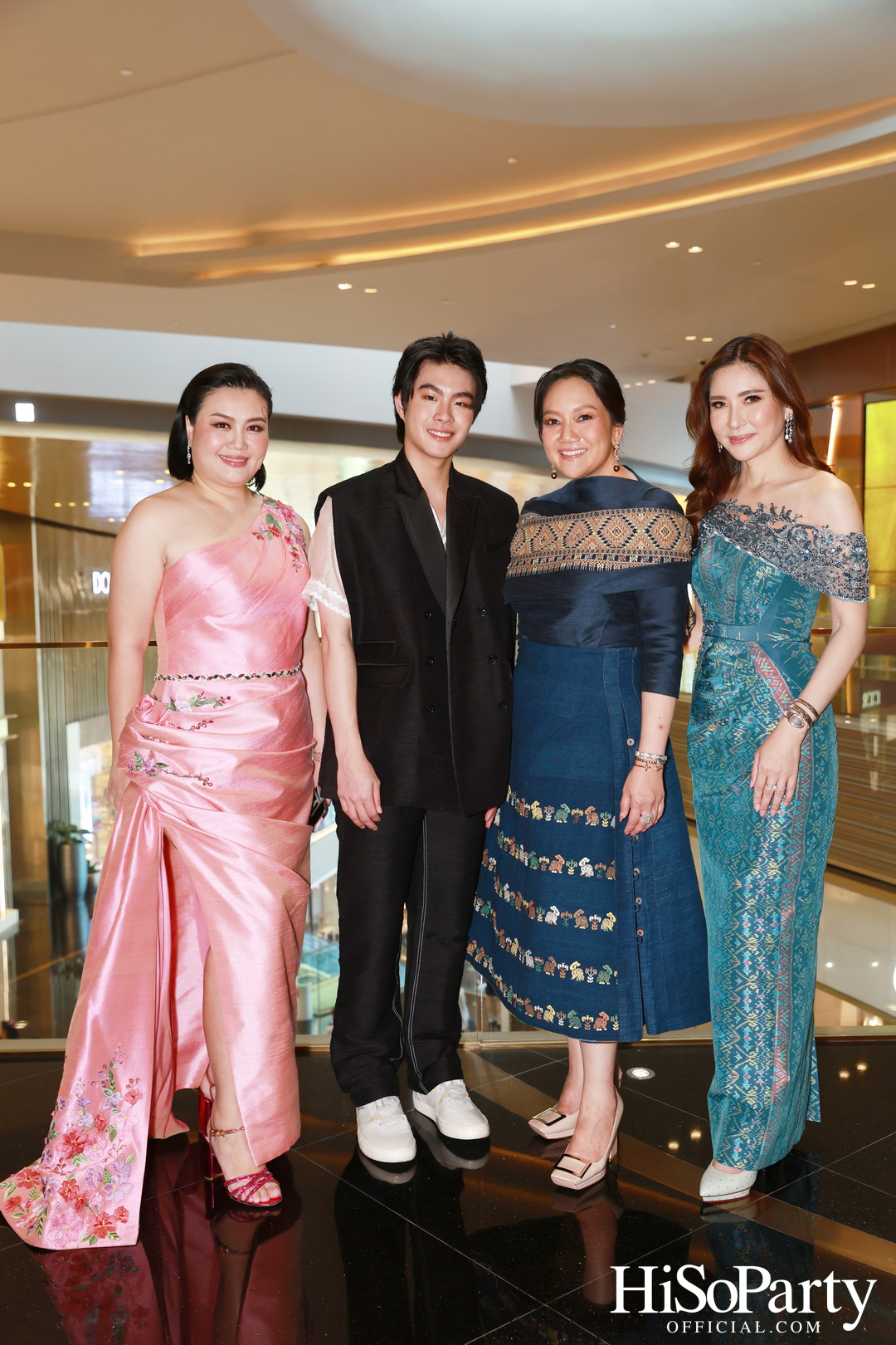 ICONCRAFT ร่วมกับ แบรนด์ SIRIVANNAVARI จัดงาน ‘ICONCRAFT Thai Textile Hero 2024’